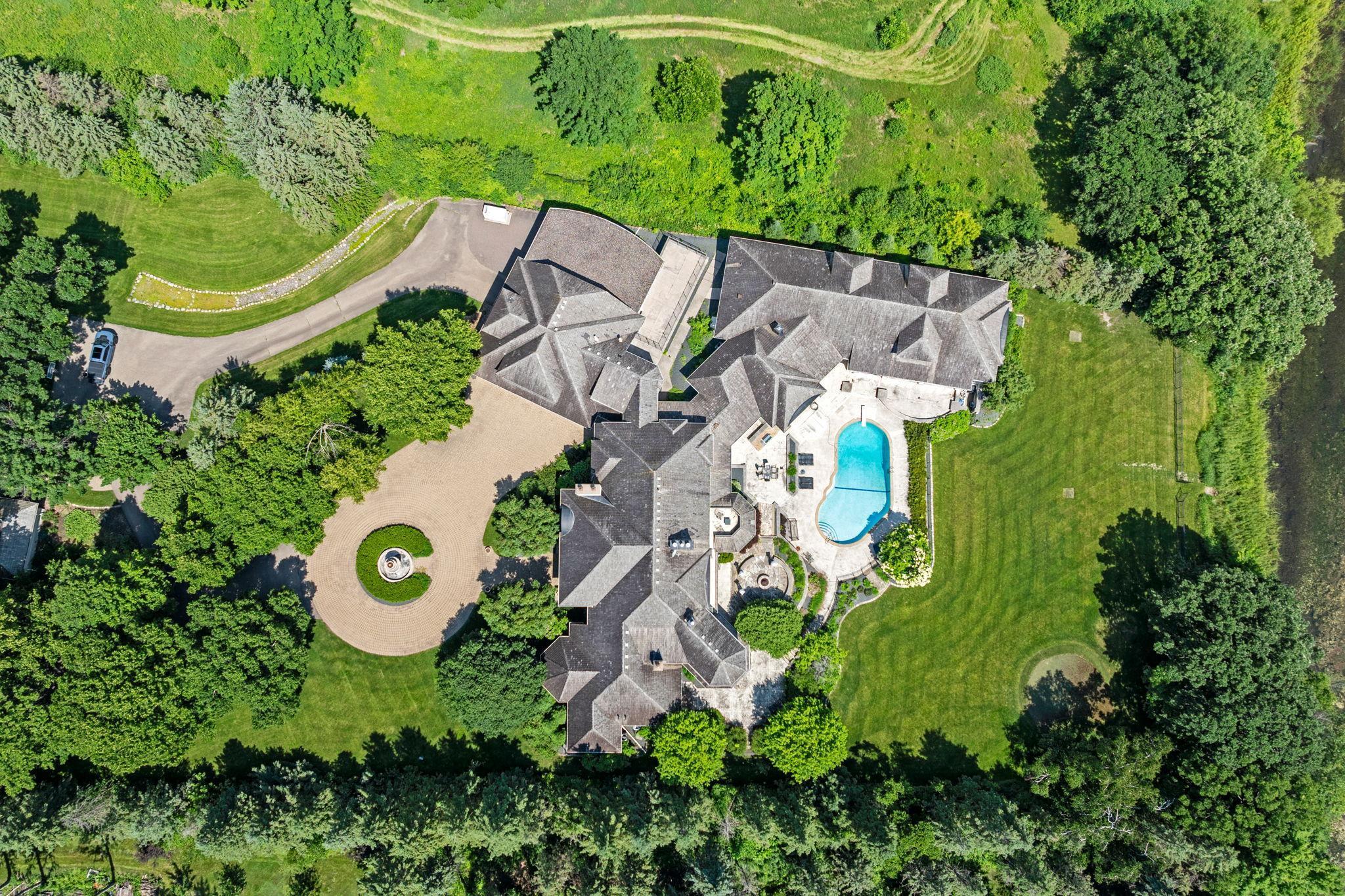 1492 Hunter Drive