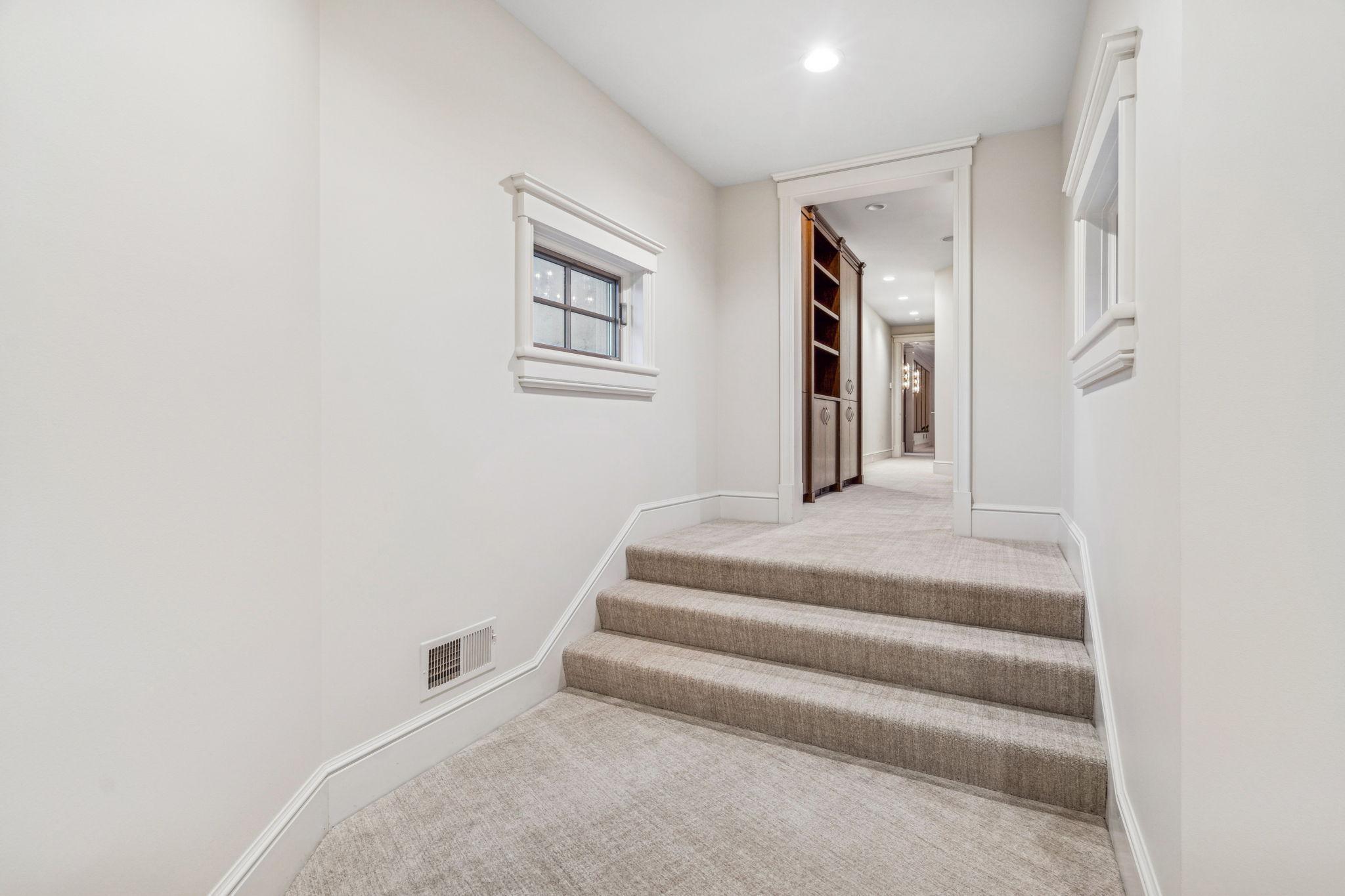 1492 Hunter Drive