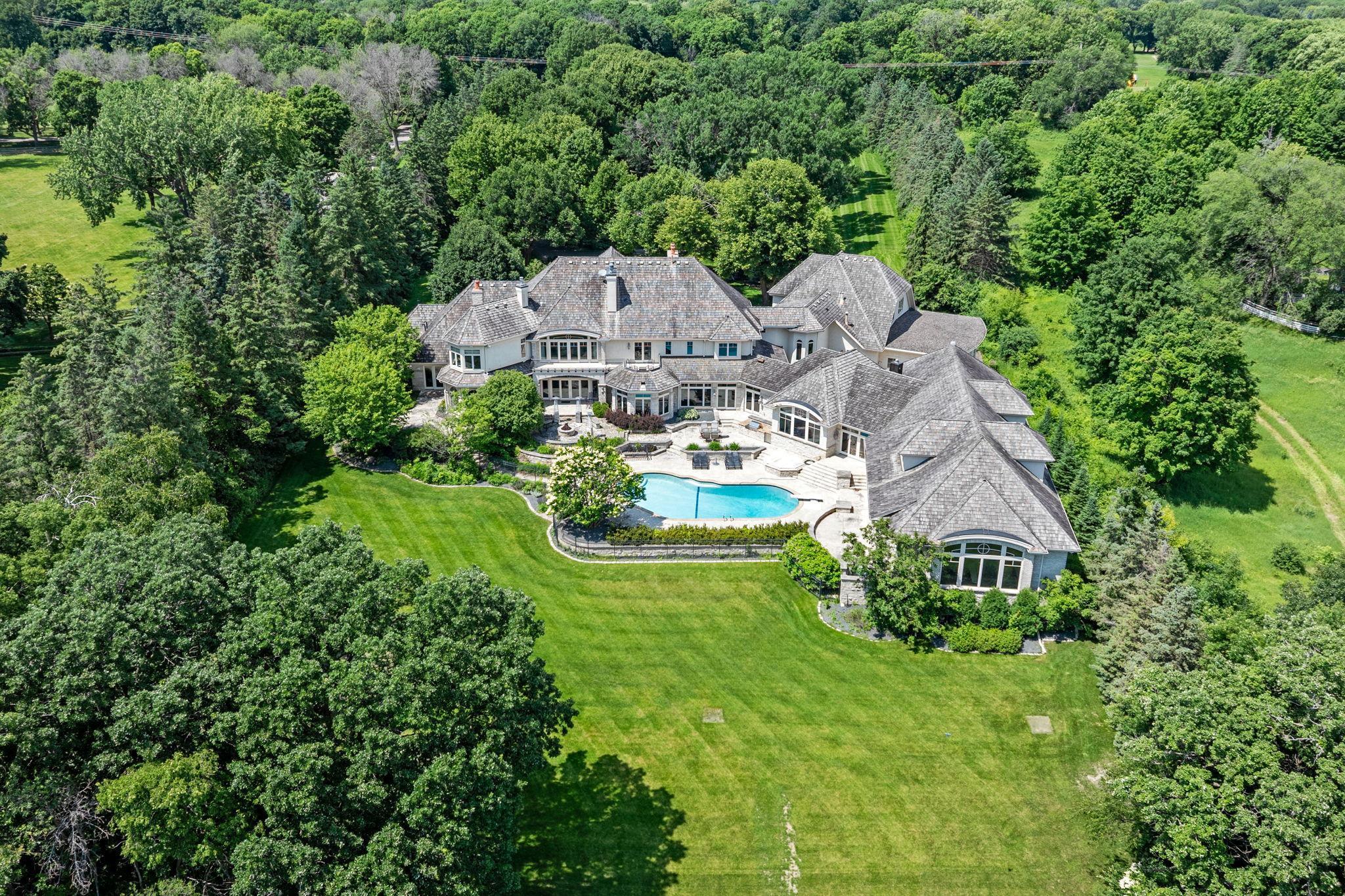 1492 Hunter Drive