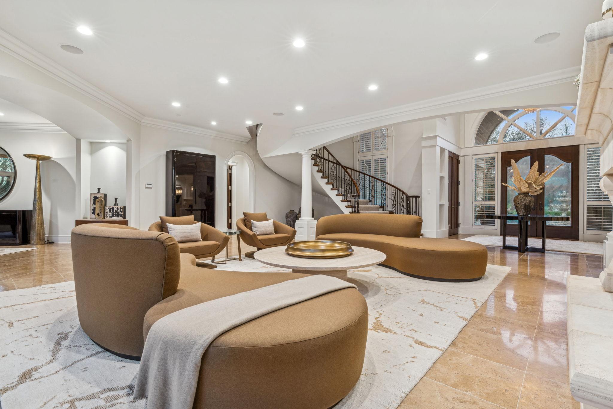 1492 Hunter Drive
