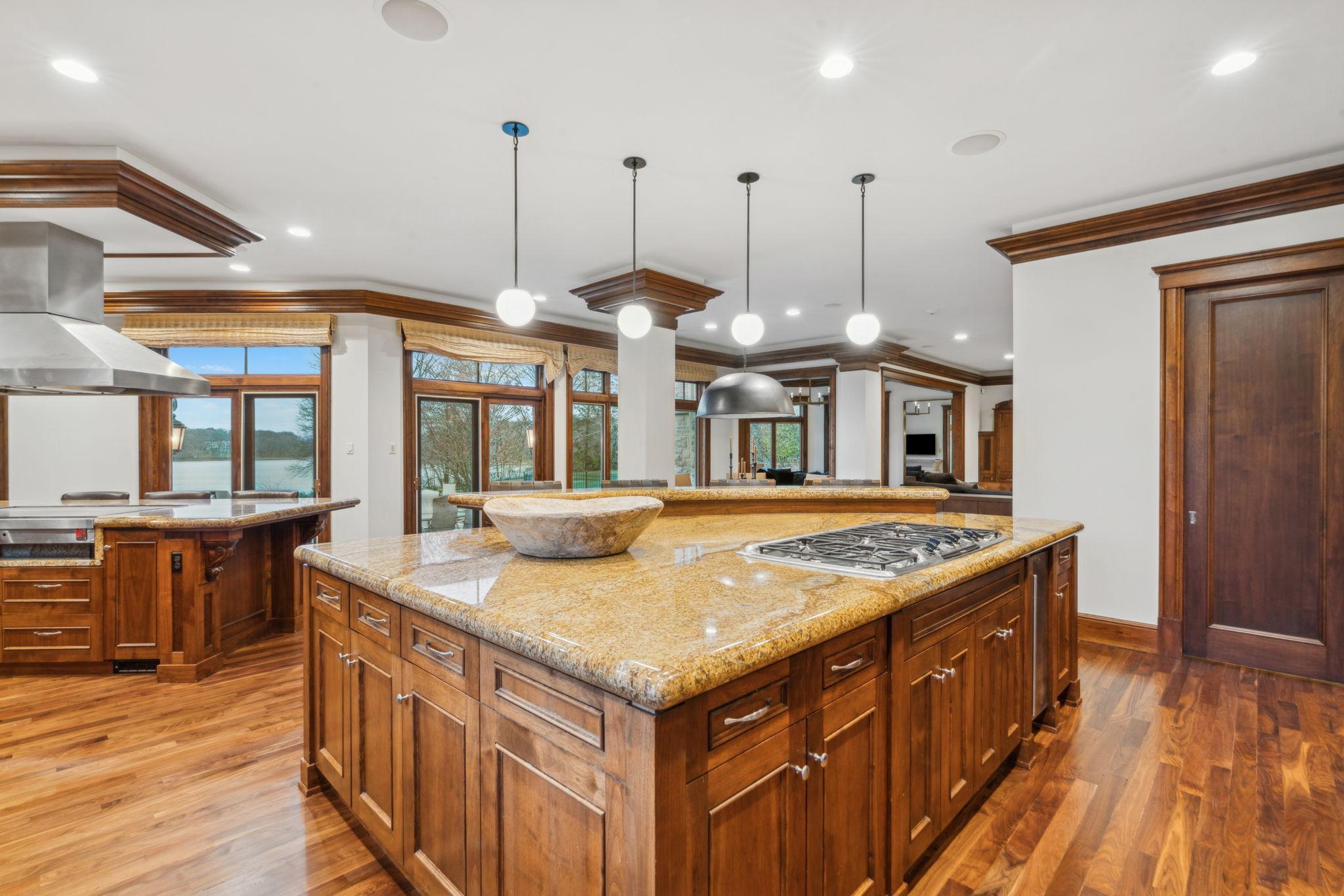 1492 Hunter Drive