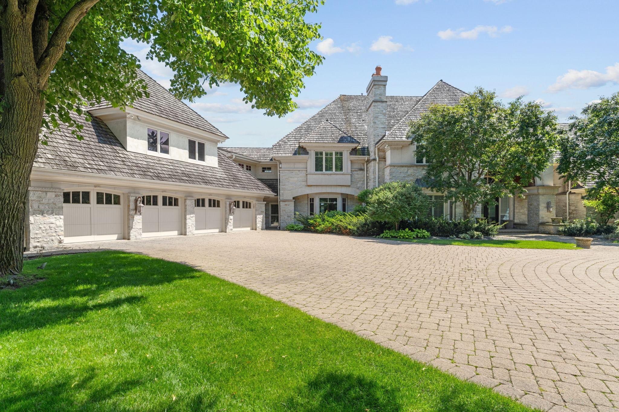 1492 Hunter Drive