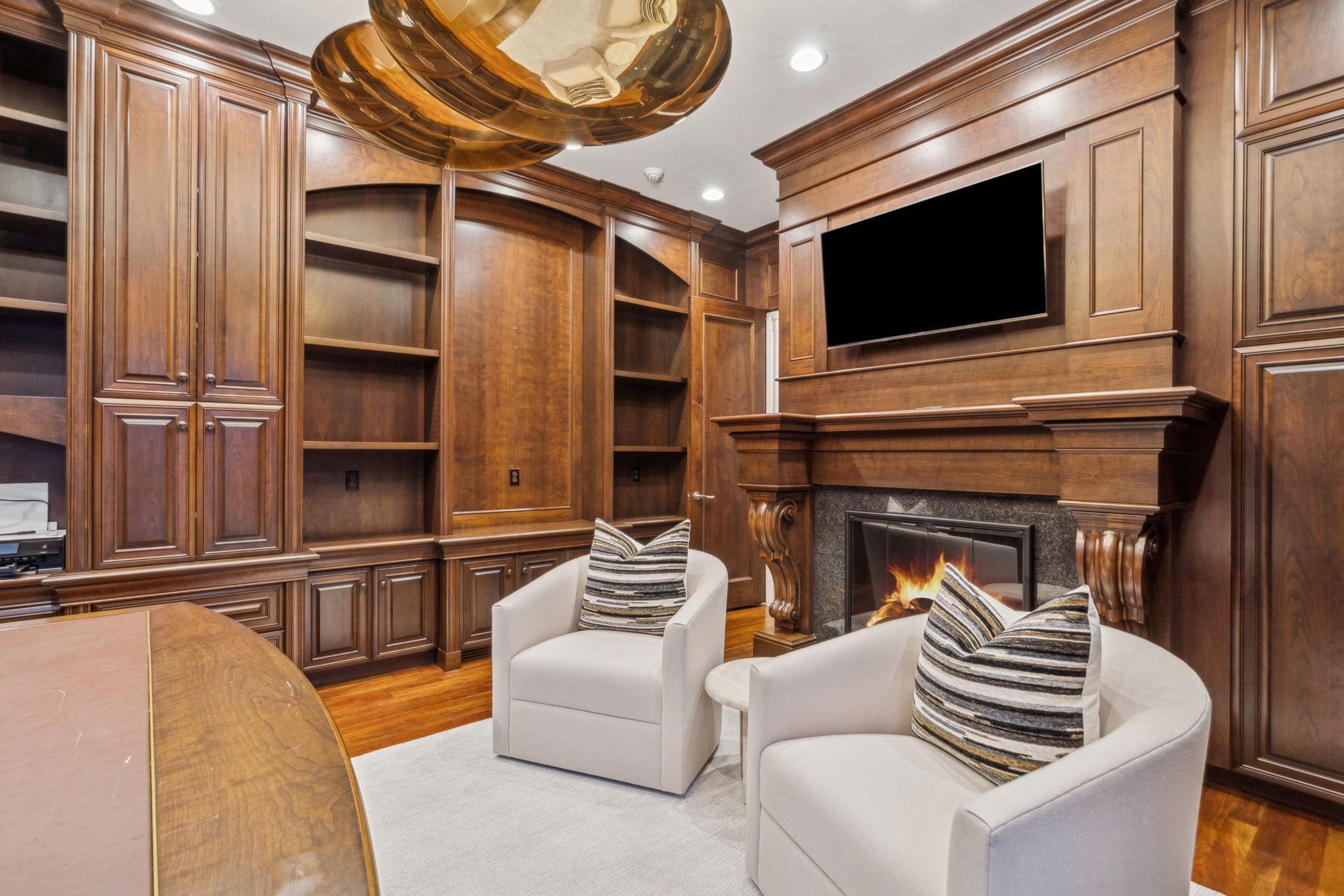 1492 Hunter Drive