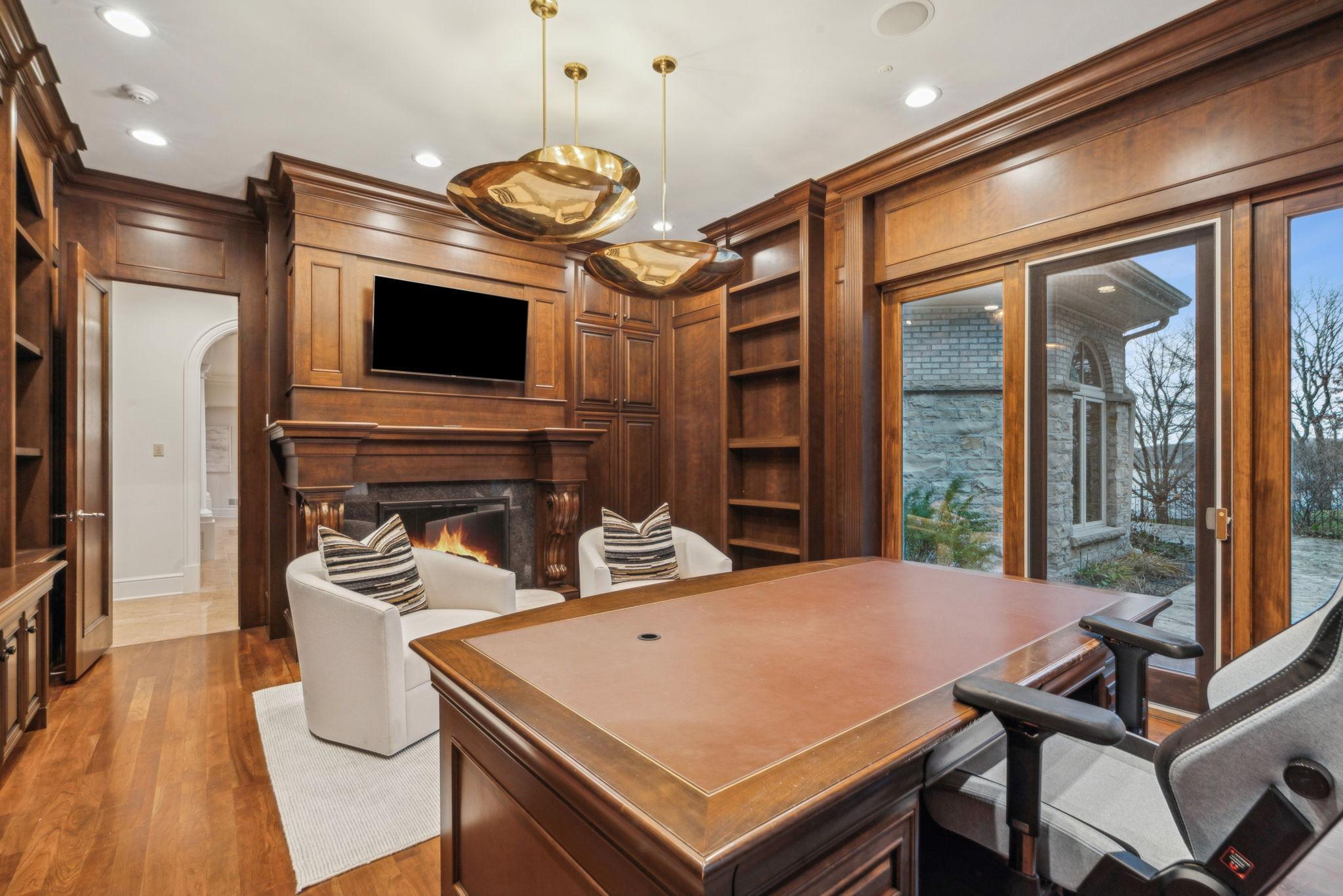 1492 Hunter Drive