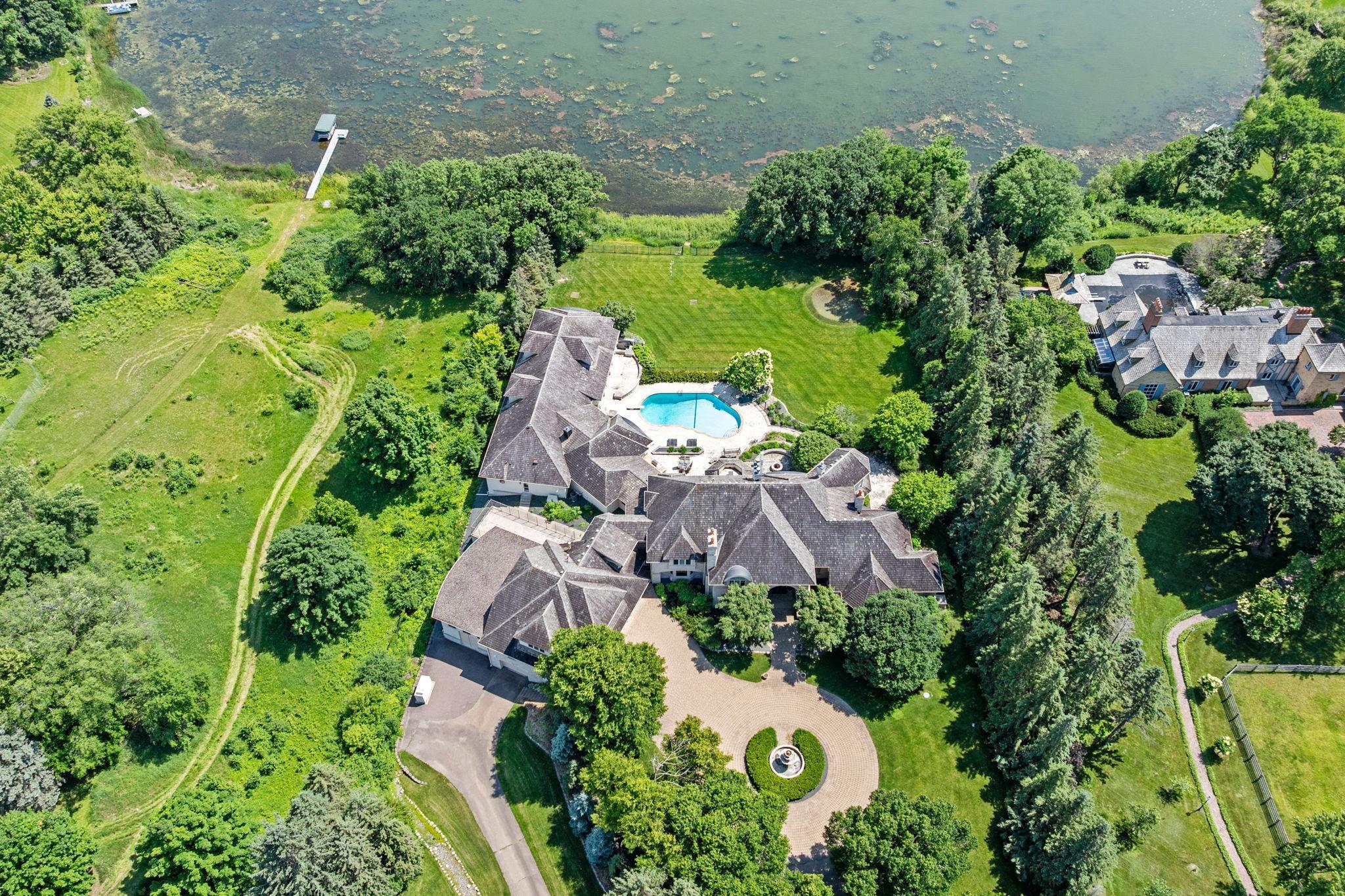 1492 Hunter Drive