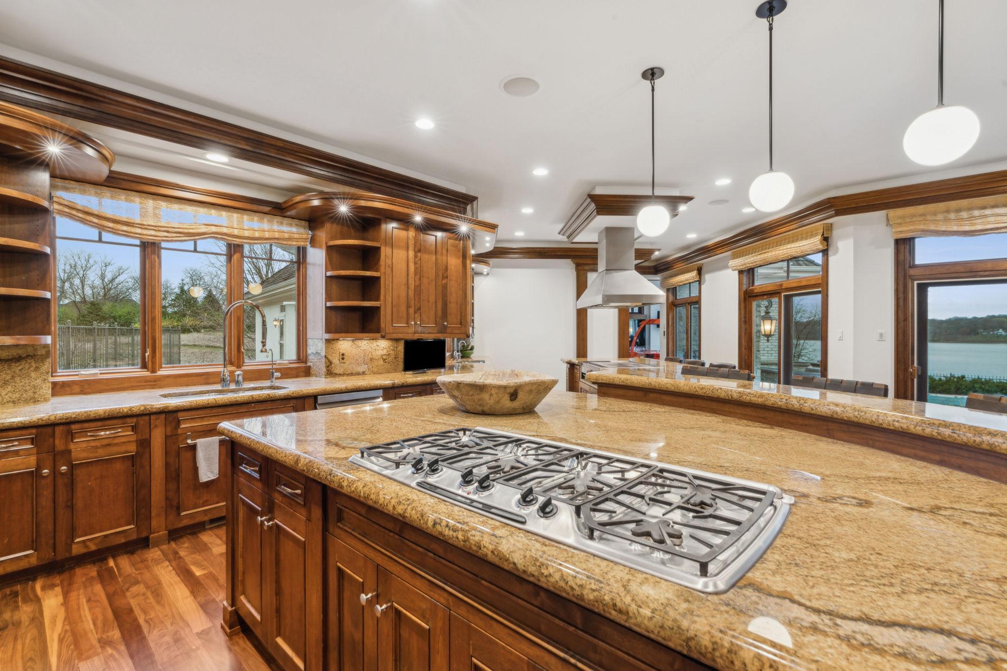 1492 Hunter Drive