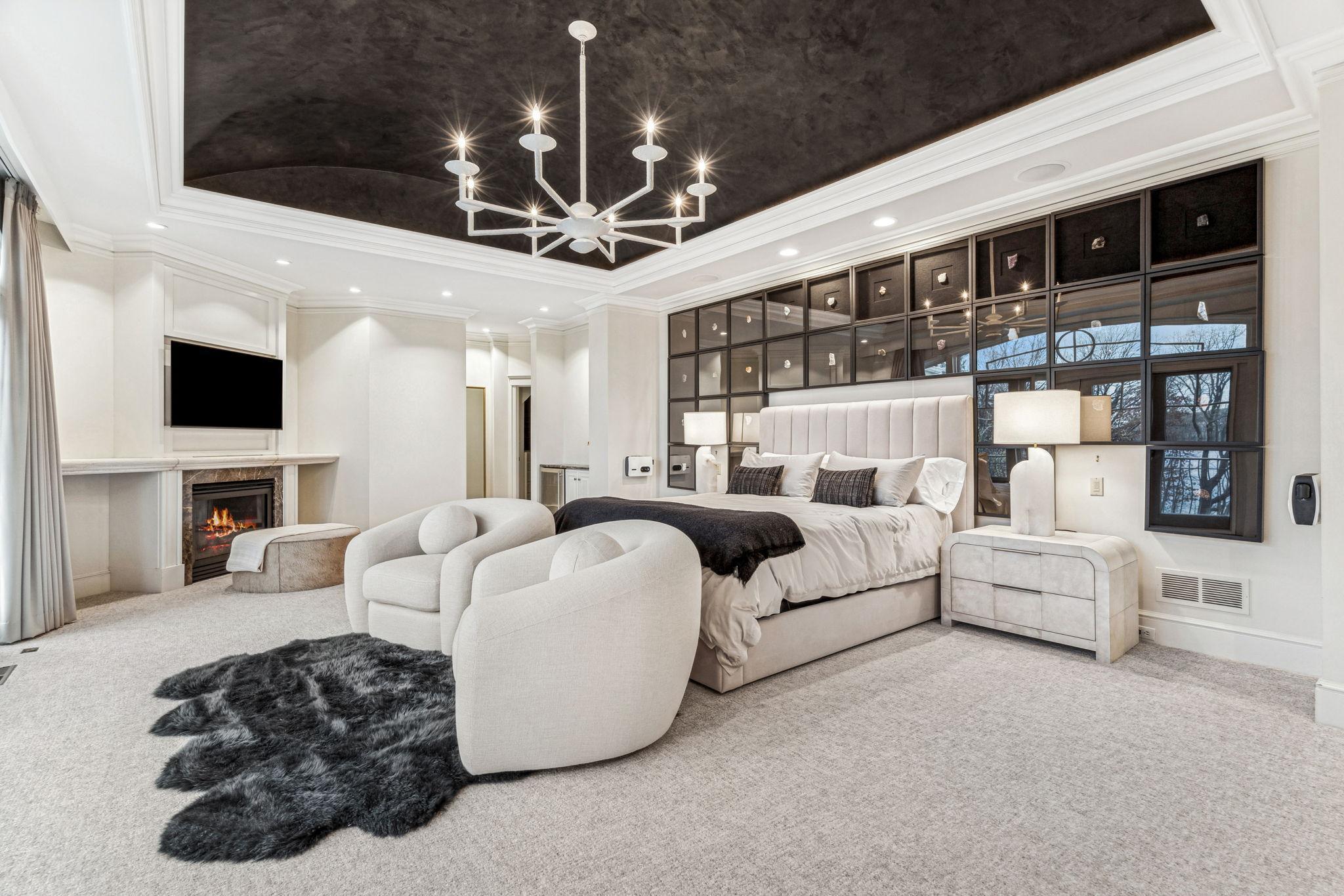 1492 Hunter Drive