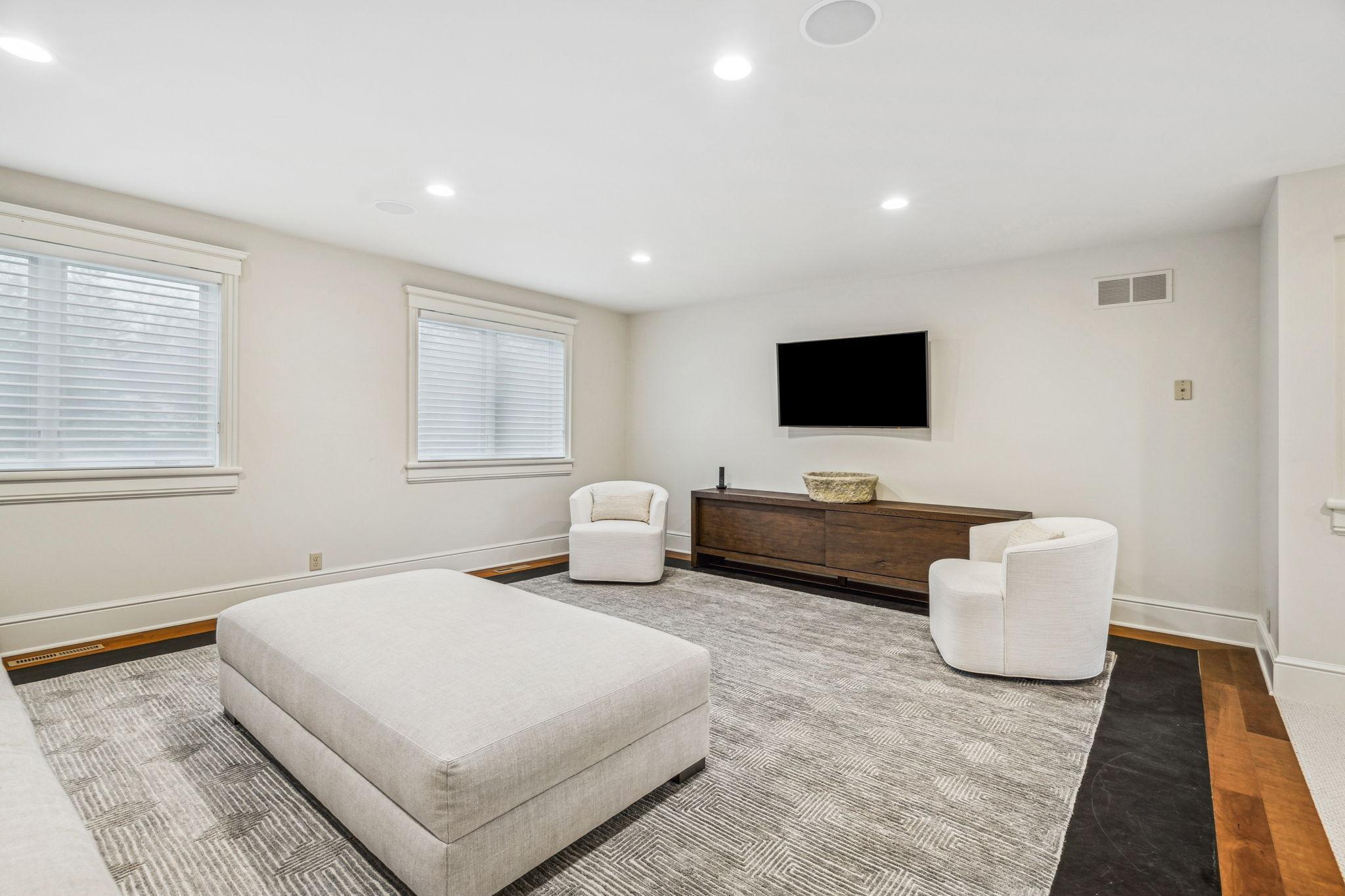 1492 Hunter Drive