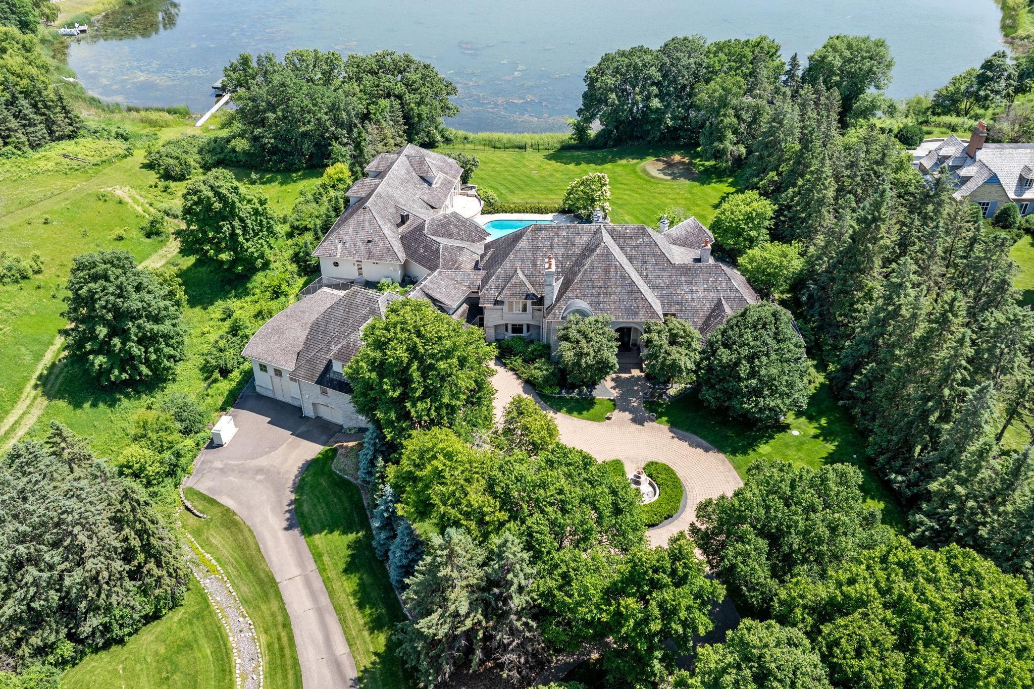 1492 Hunter Drive