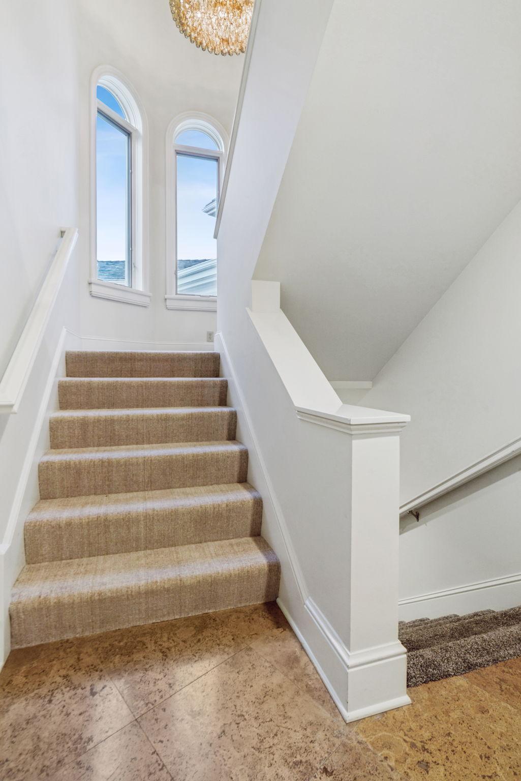 1492 Hunter Drive