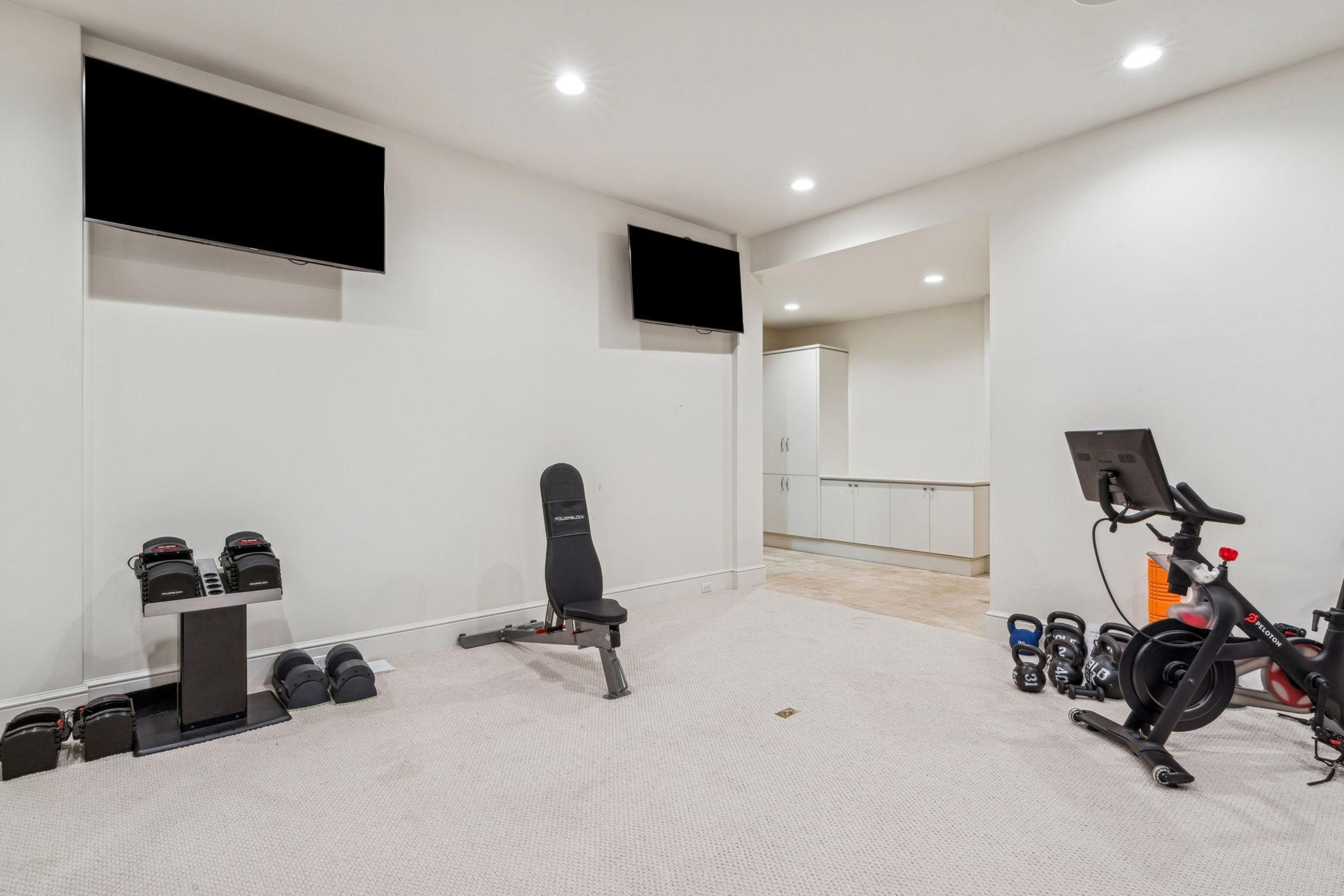 1492 Hunter Drive