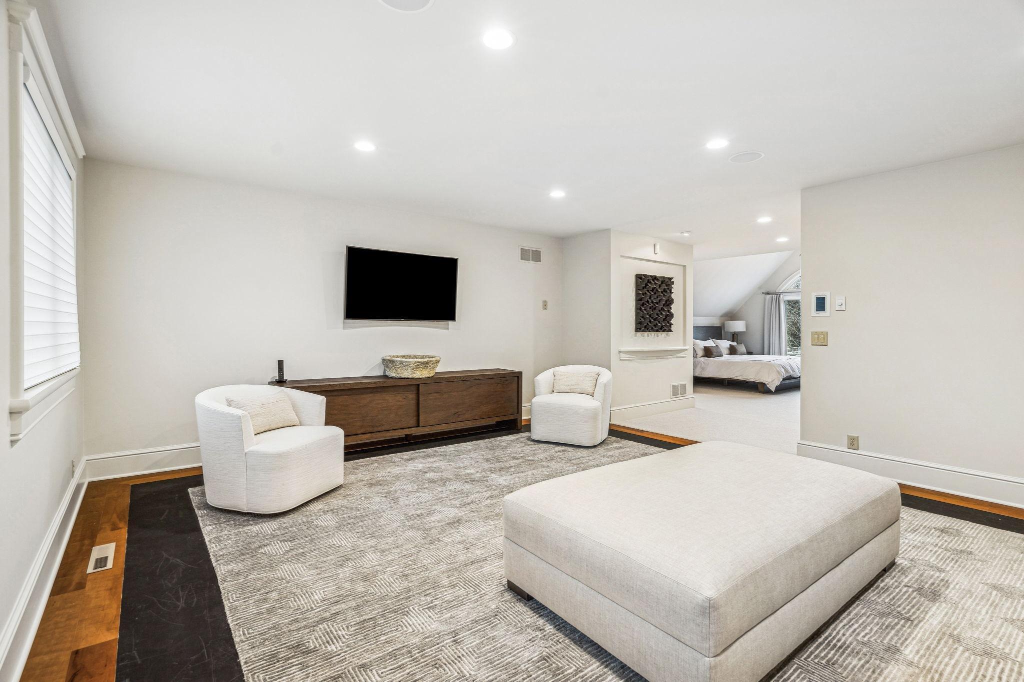 1492 Hunter Drive