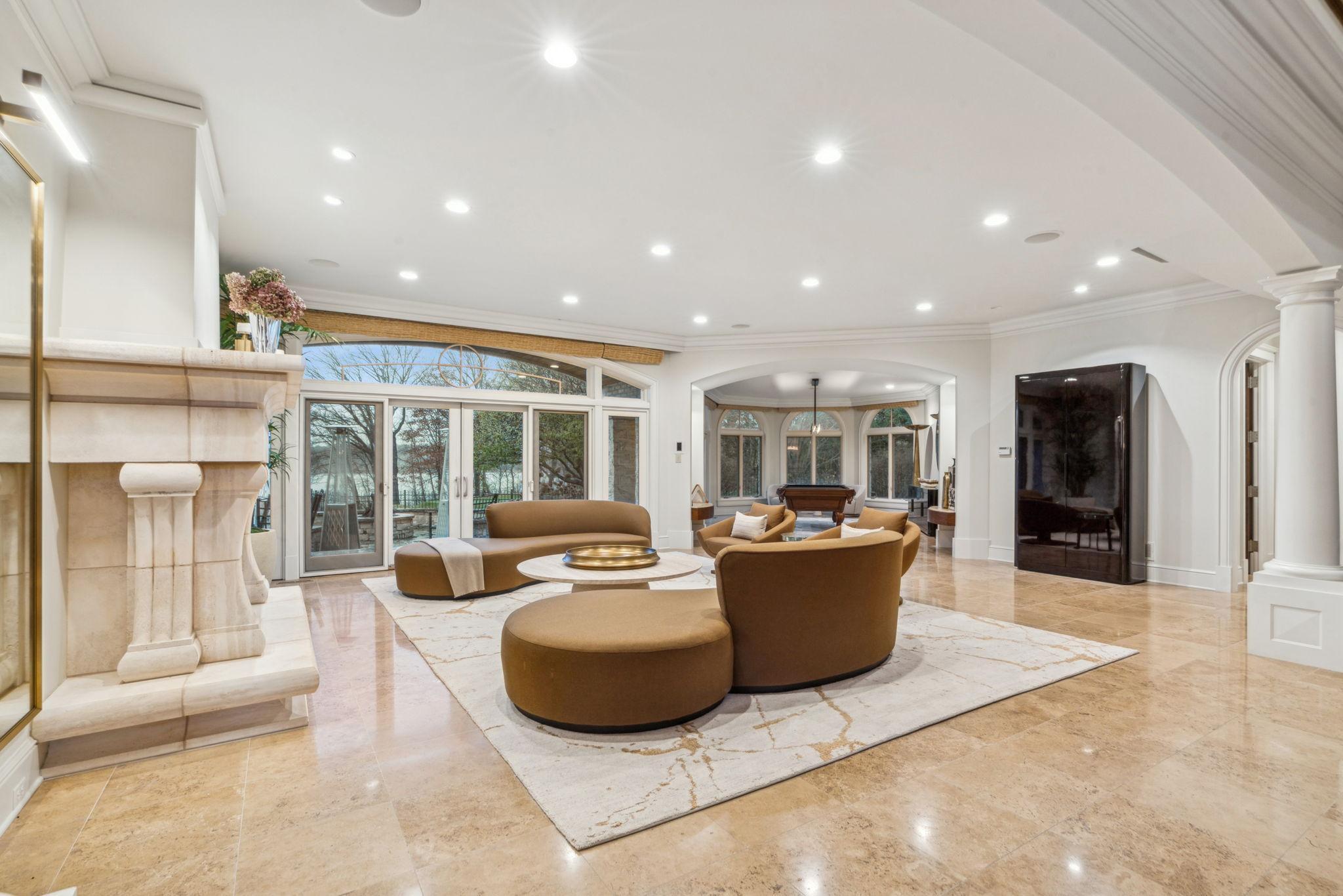 1492 Hunter Drive
