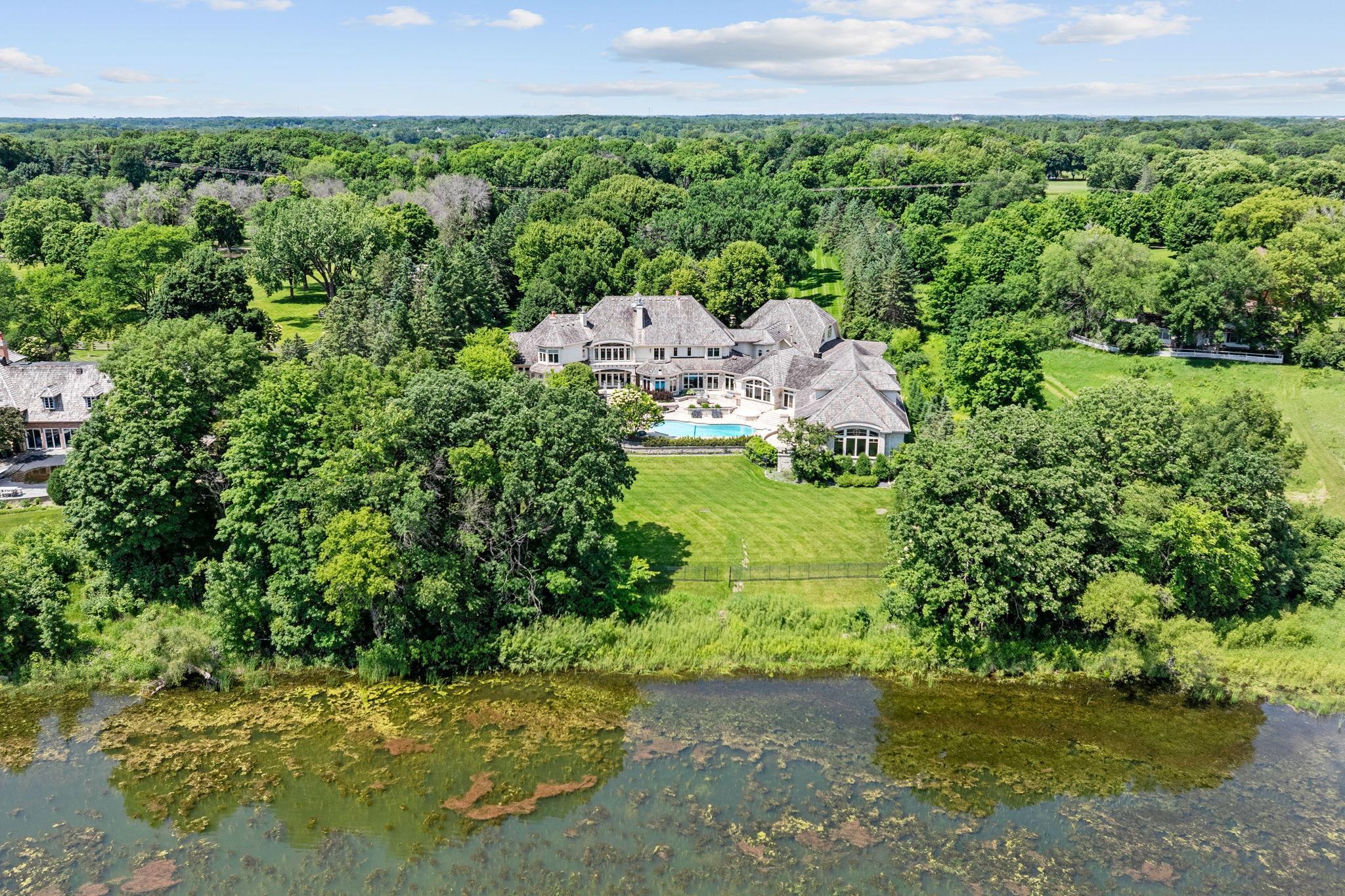 1492 Hunter Drive