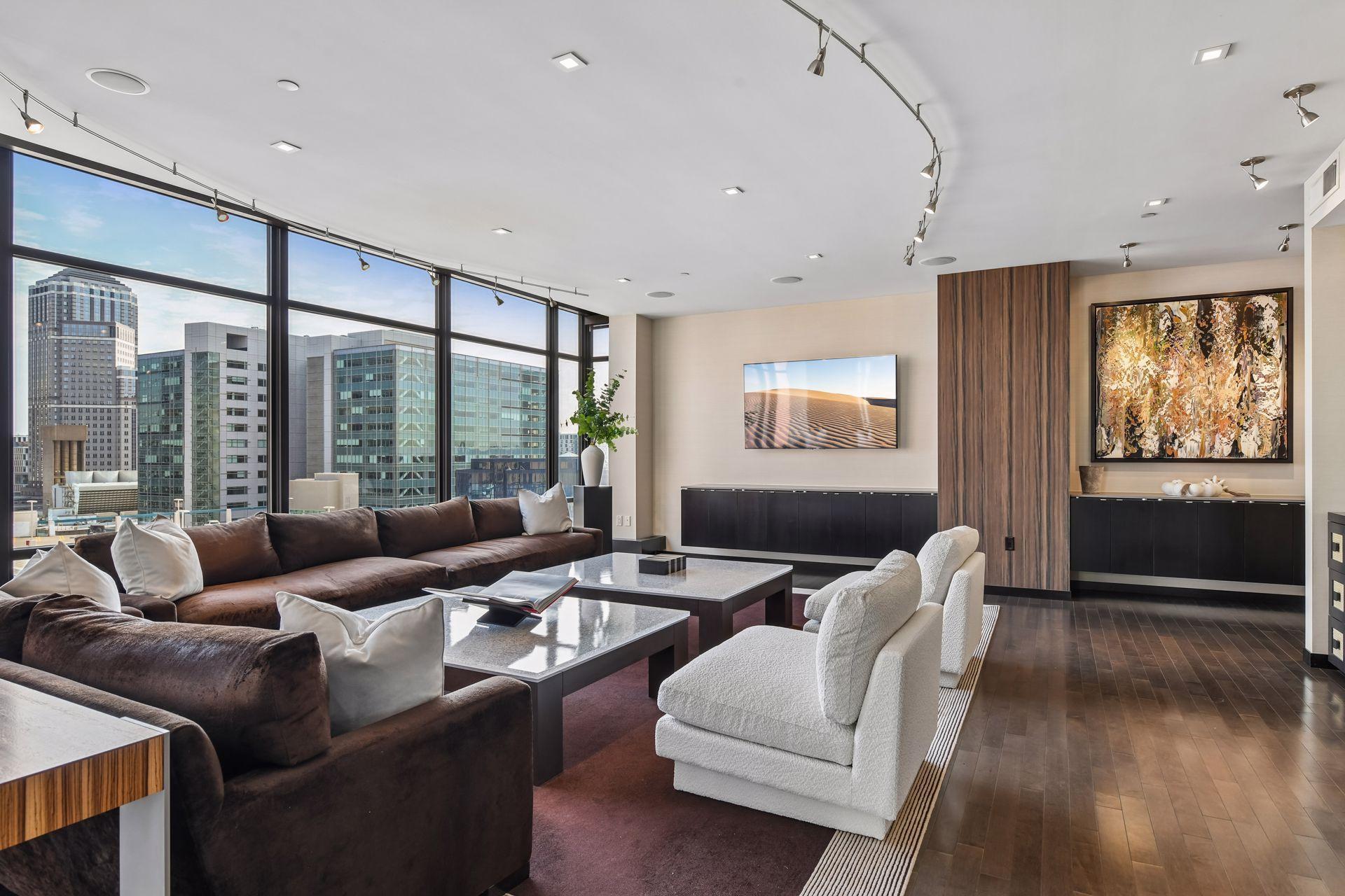 201 S 11th Street Unit: 1120