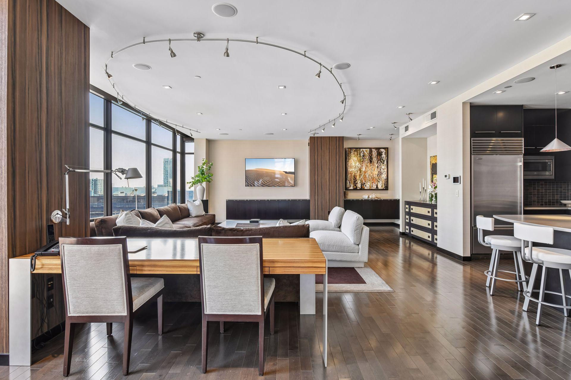 201 S 11th Street Unit: 1120