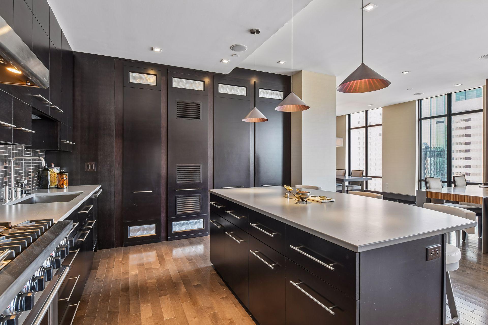 201 S 11th Street Unit: 1120