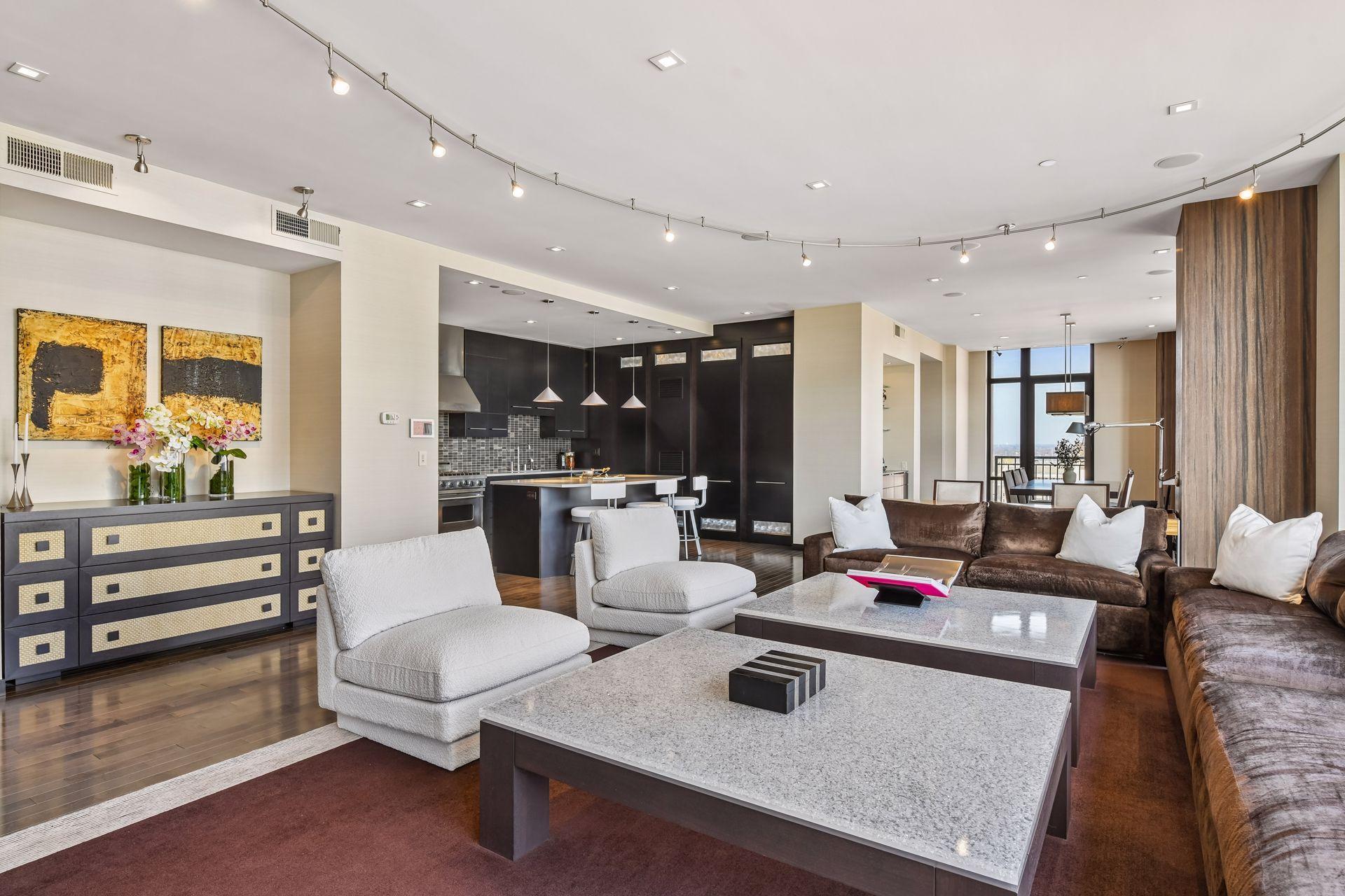 201 S 11th Street Unit: 1120