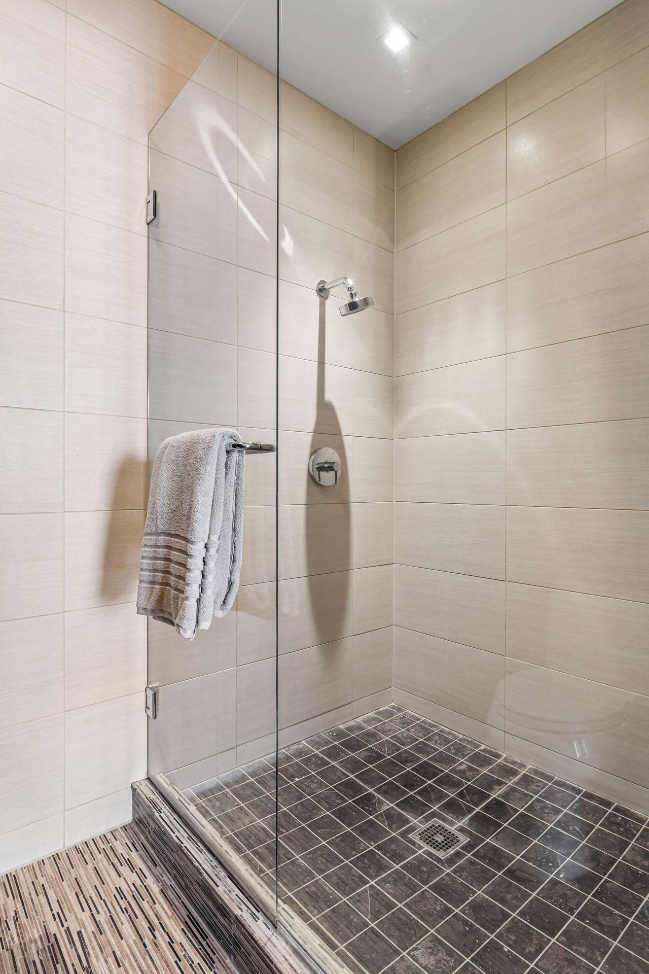 201 S 11th Street Unit: 1120