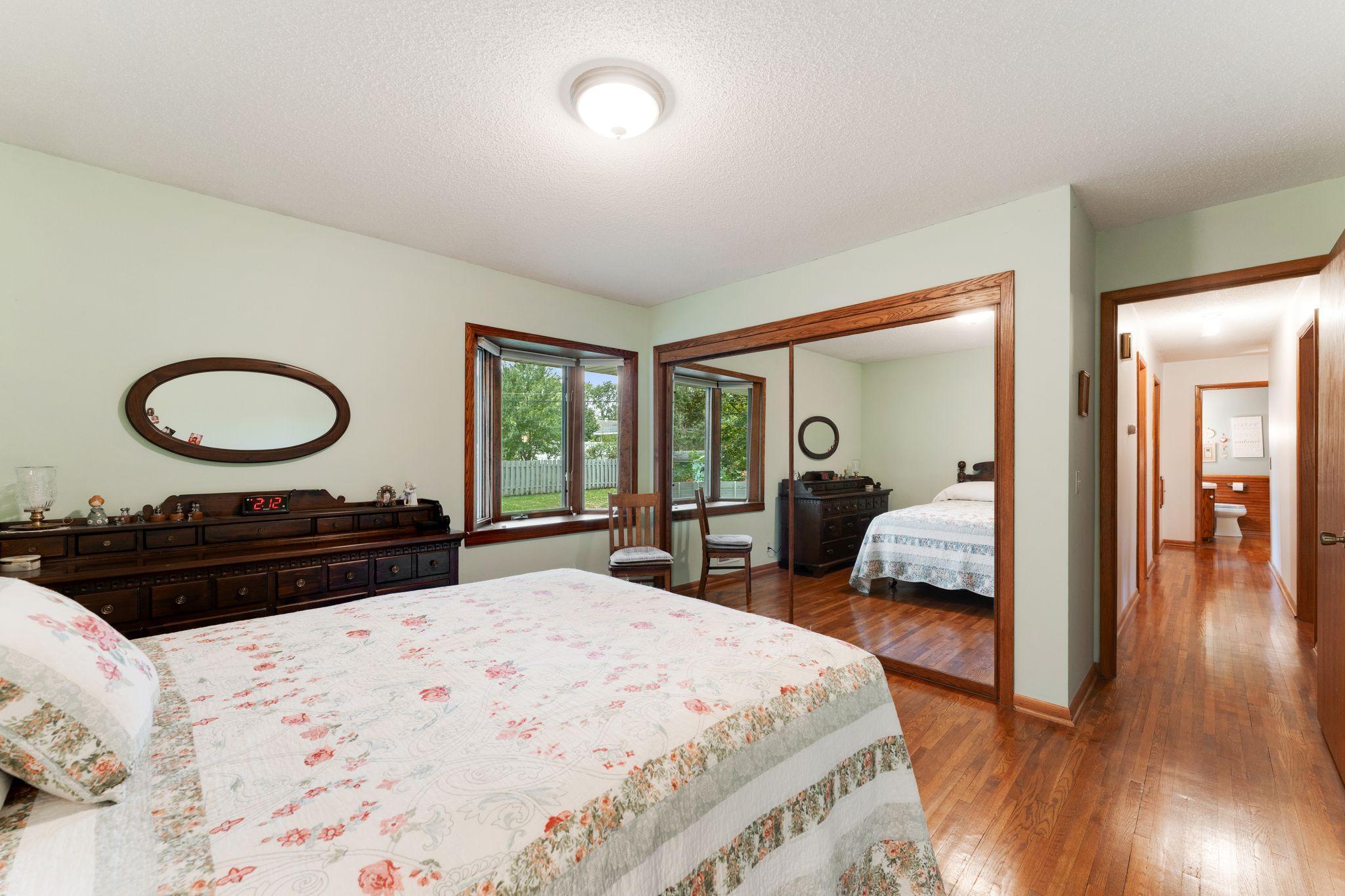 10940 Chowen Avenue S