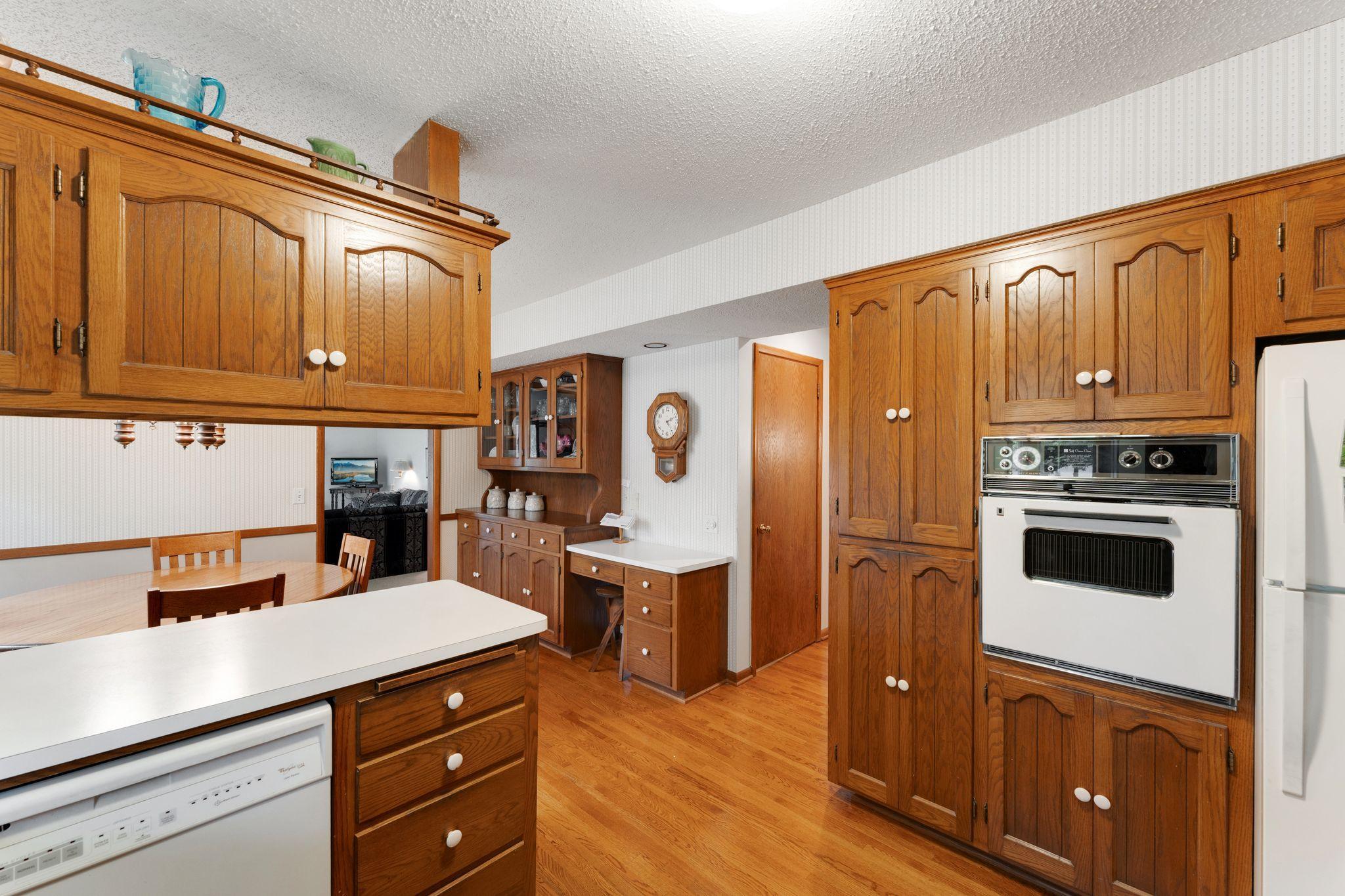 10940 Chowen Avenue S