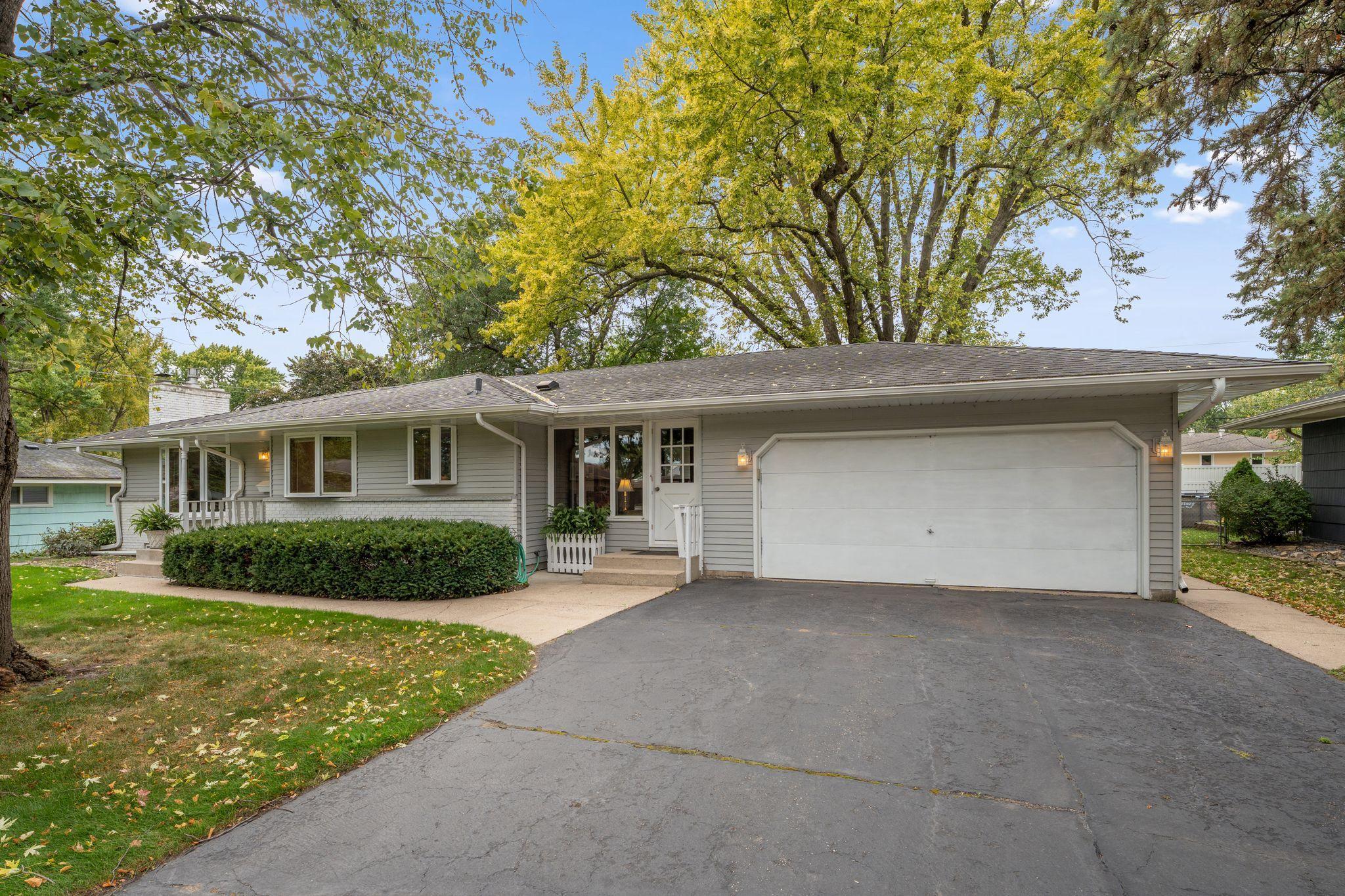 10940 Chowen Avenue S