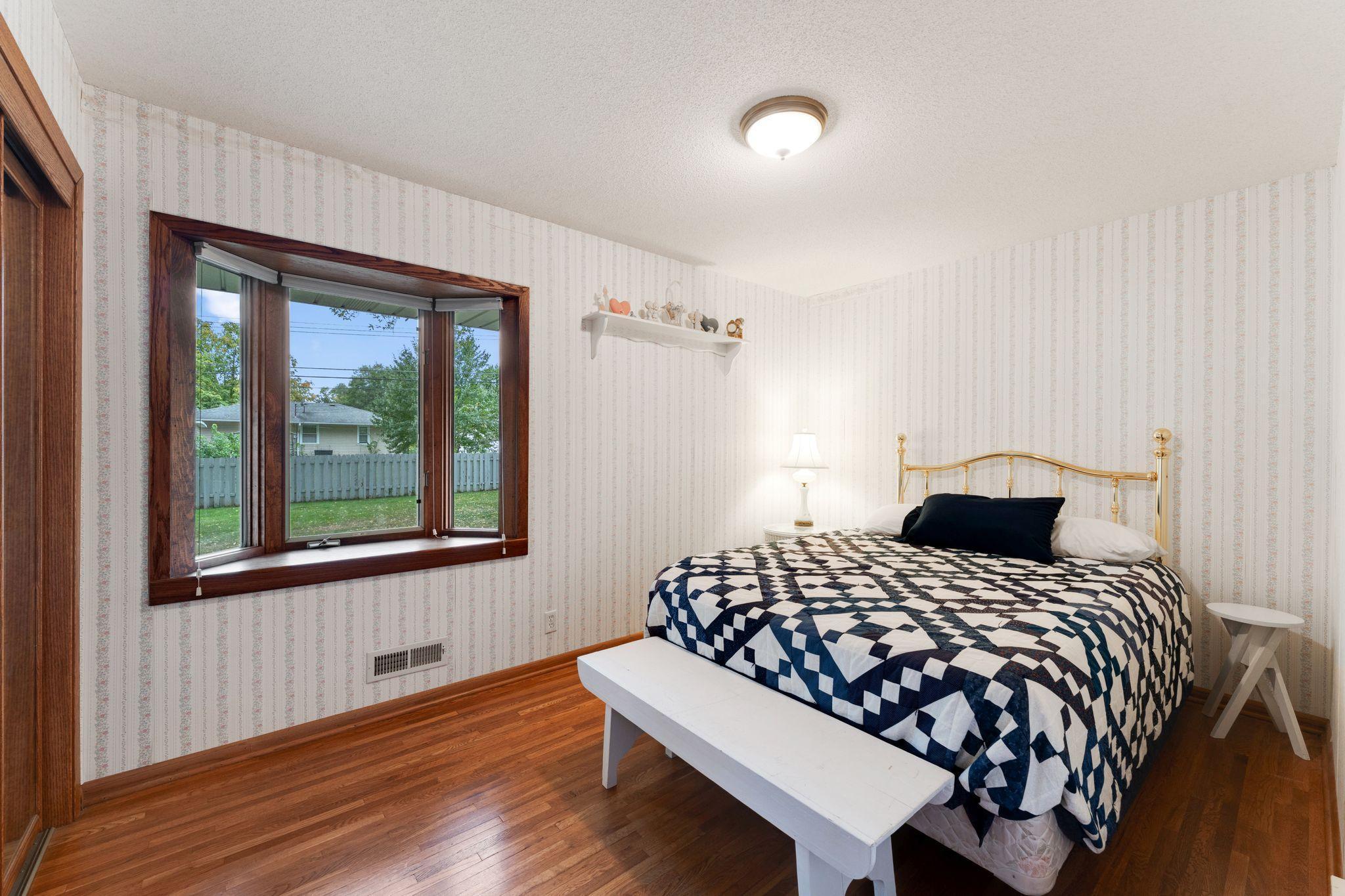 10940 Chowen Avenue S