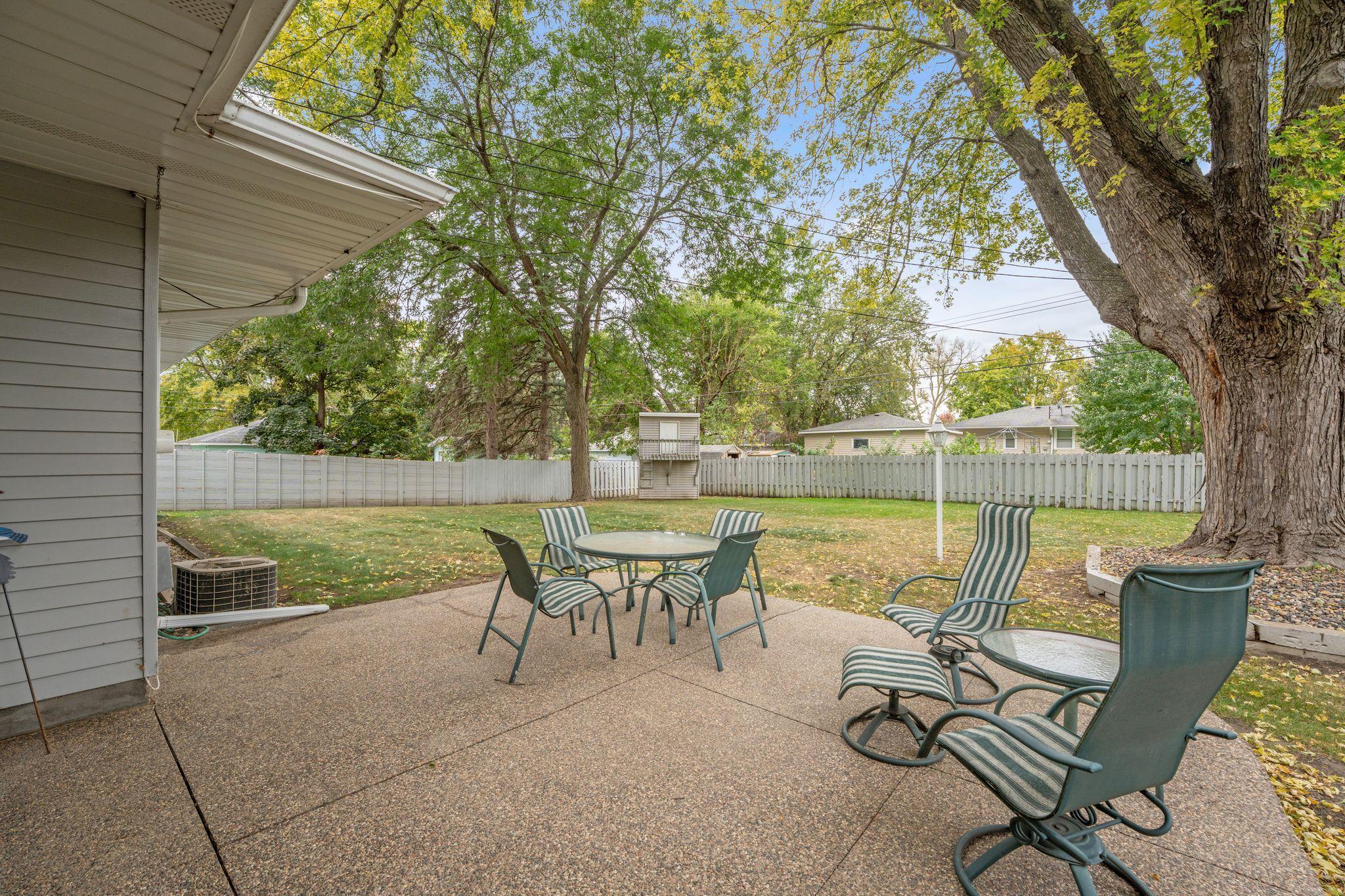 10940 Chowen Avenue S