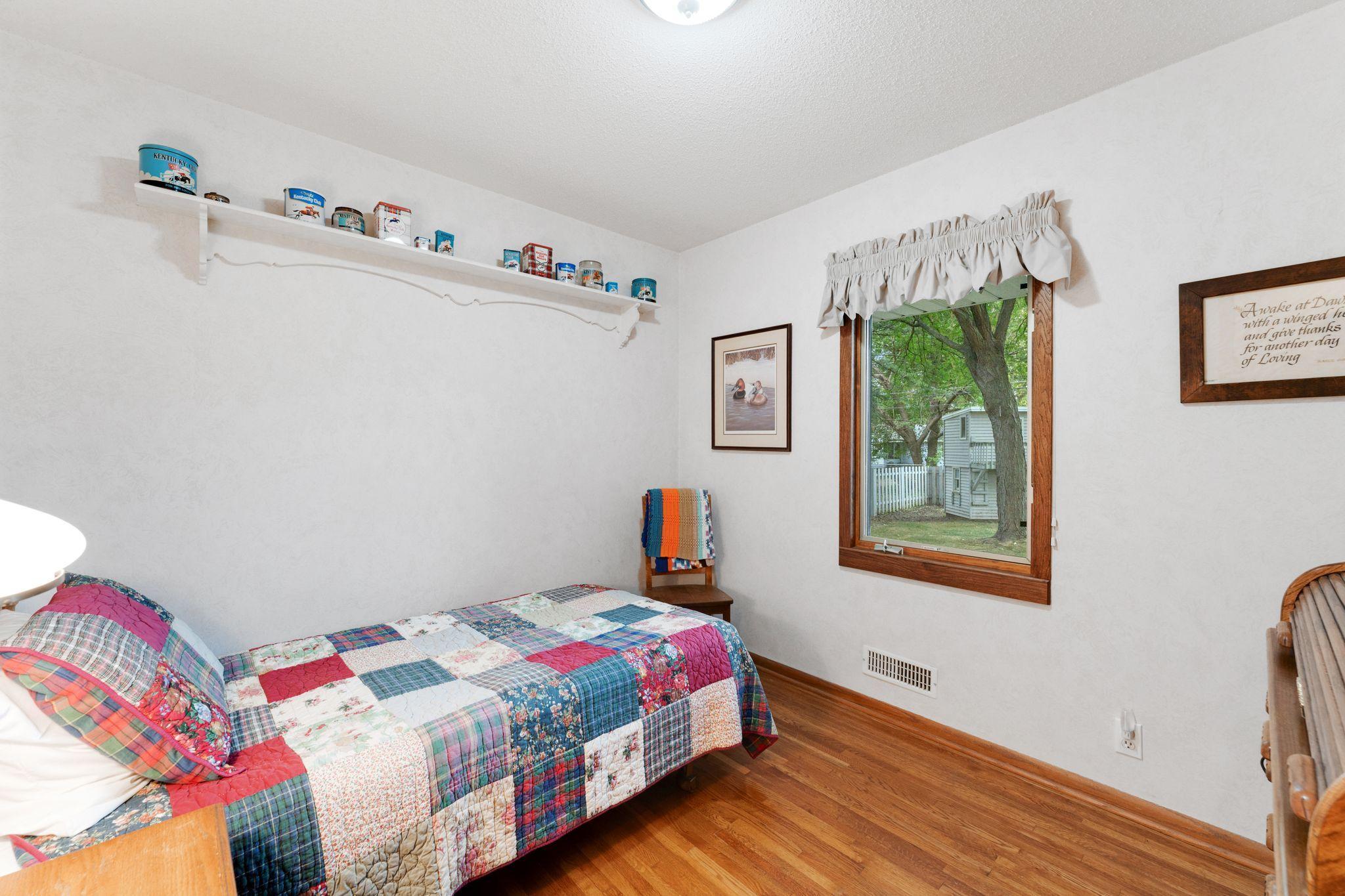 10940 Chowen Avenue S