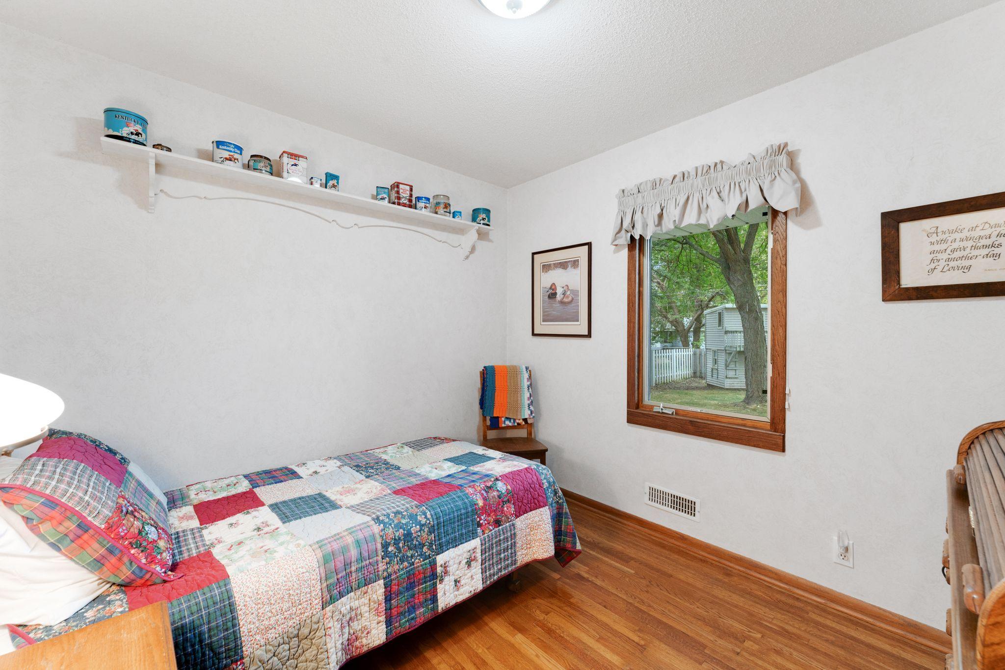 10940 Chowen Avenue S