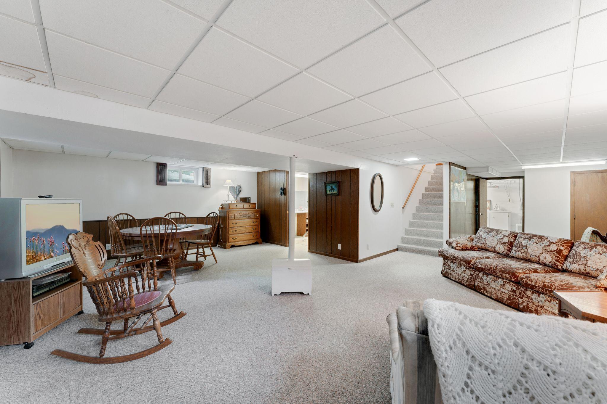 10940 Chowen Avenue S