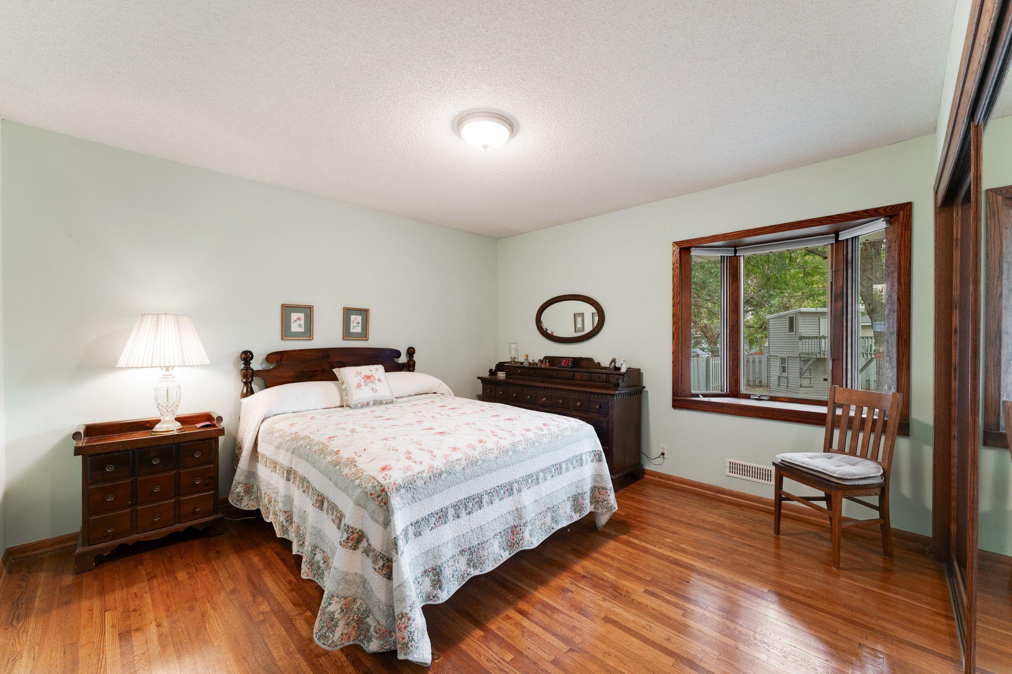 10940 Chowen Avenue S