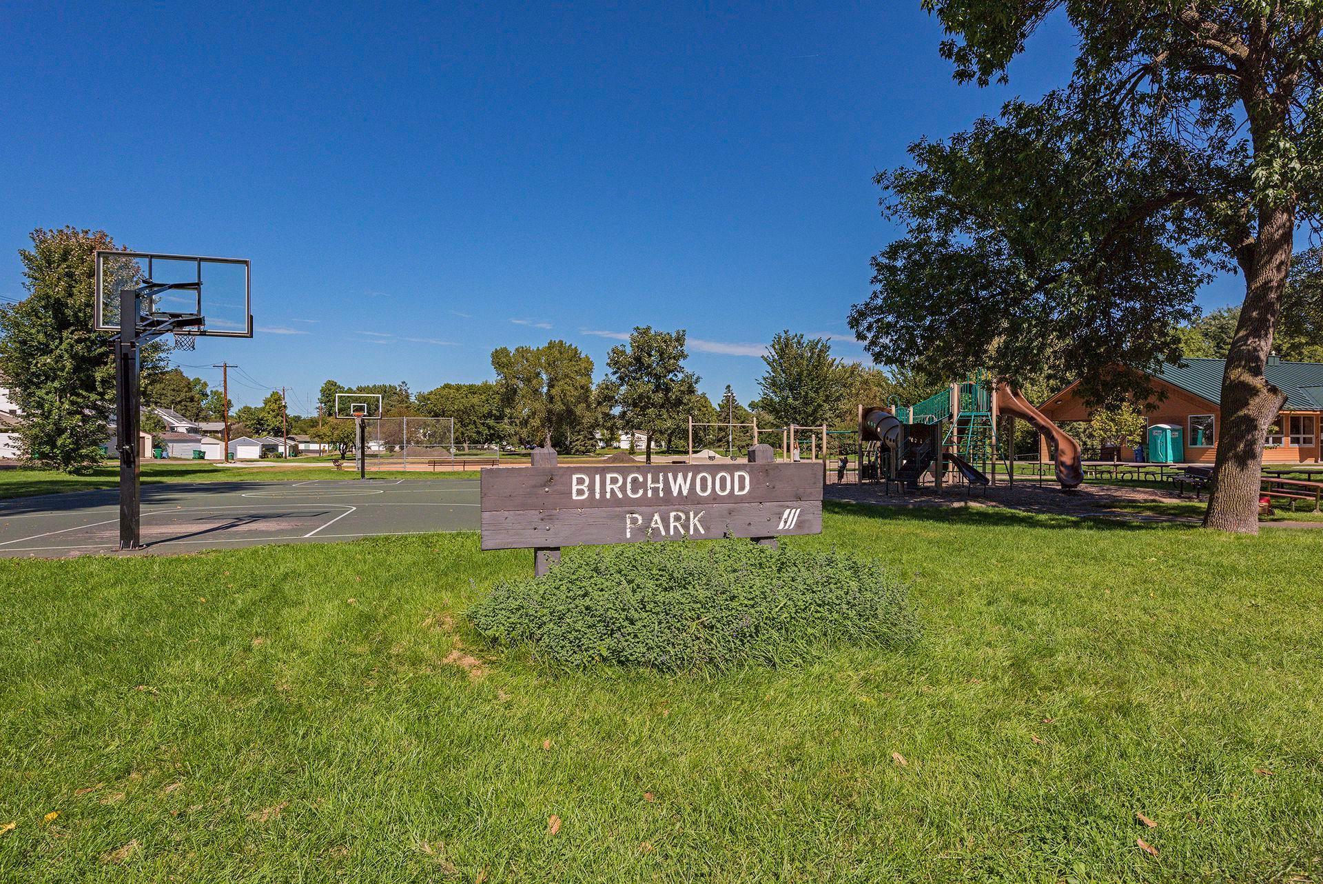 2648 Yosemite Avenue S