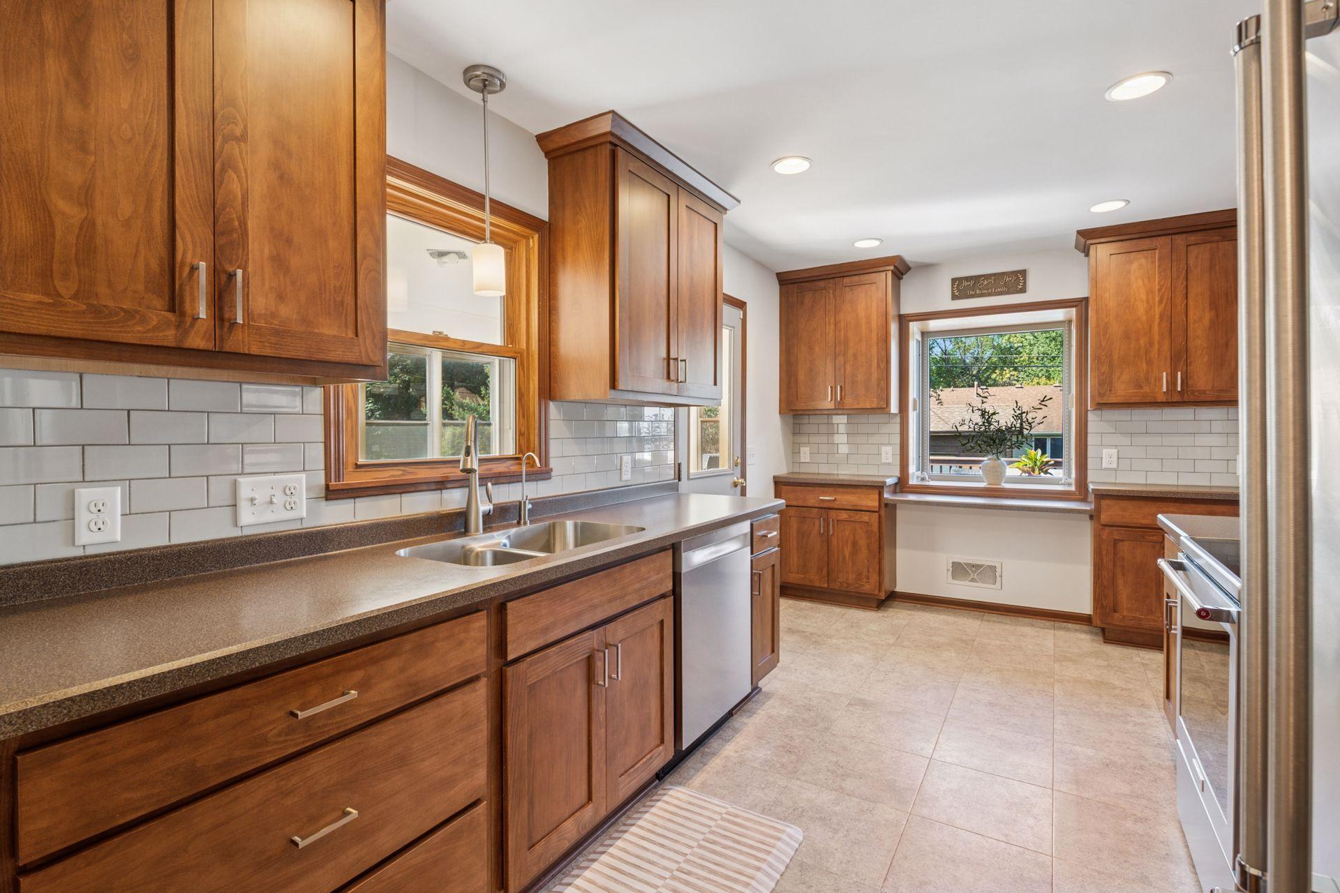 2648 Yosemite Avenue S