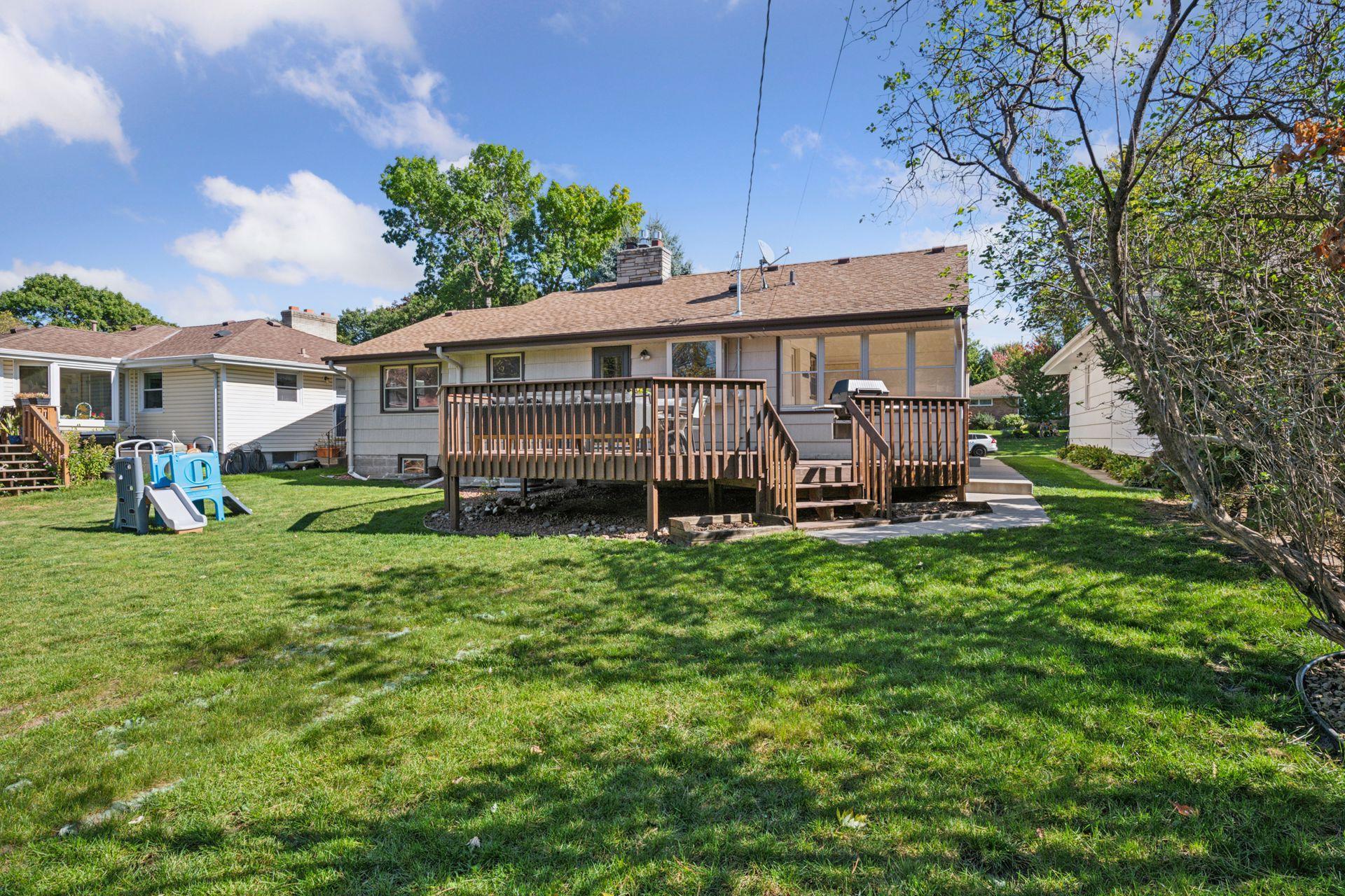 2648 Yosemite Avenue S