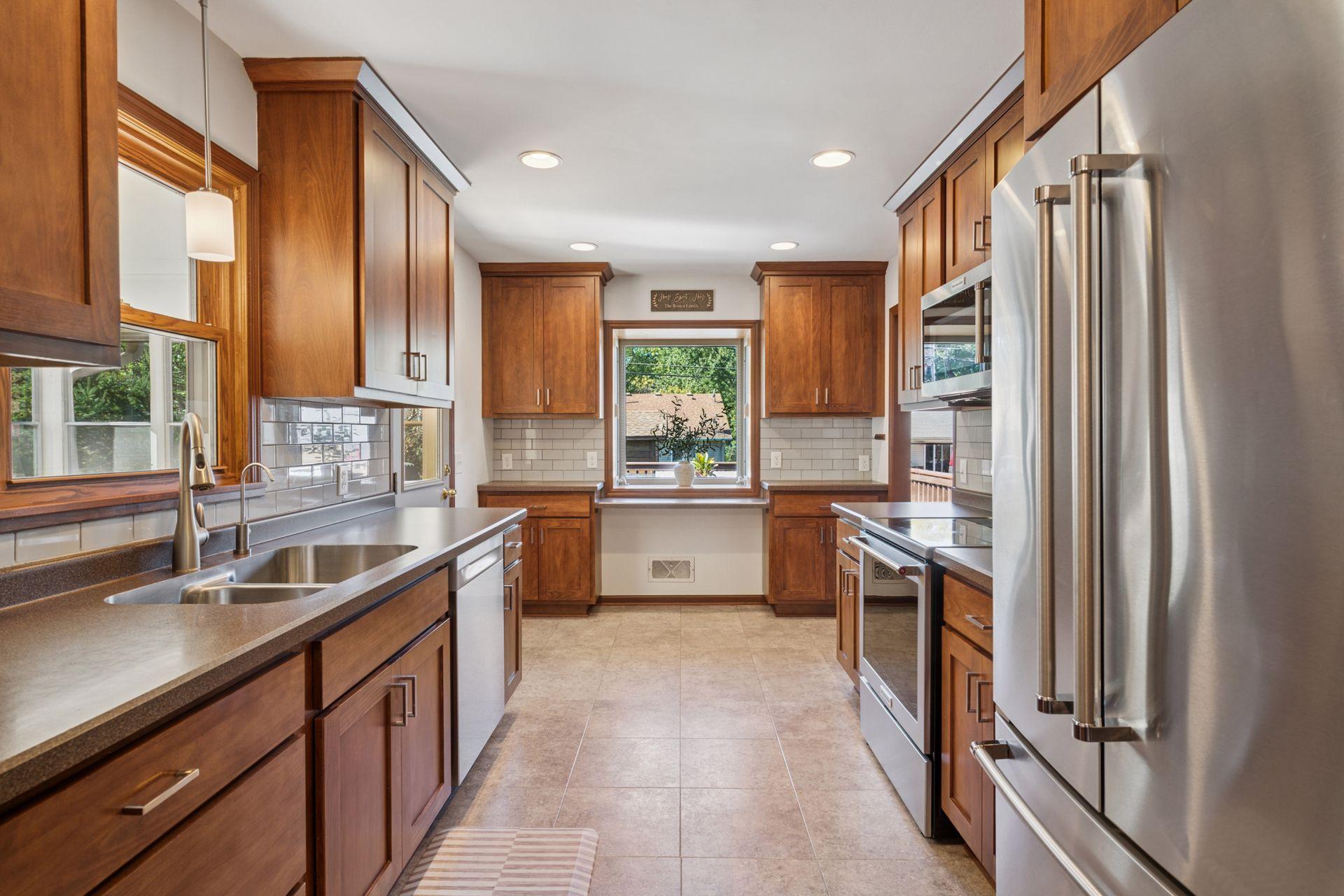 2648 Yosemite Avenue S