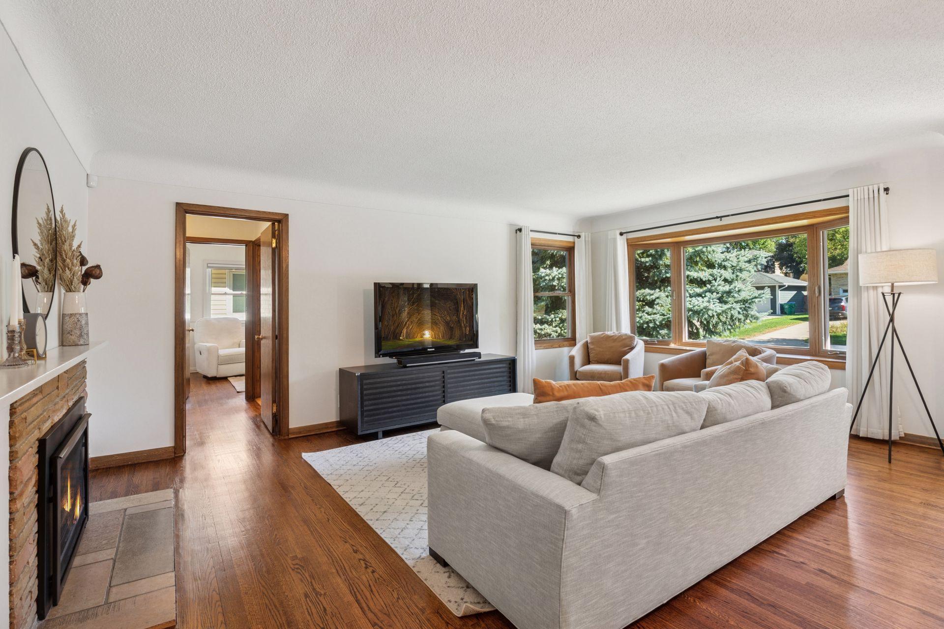 2648 Yosemite Avenue S