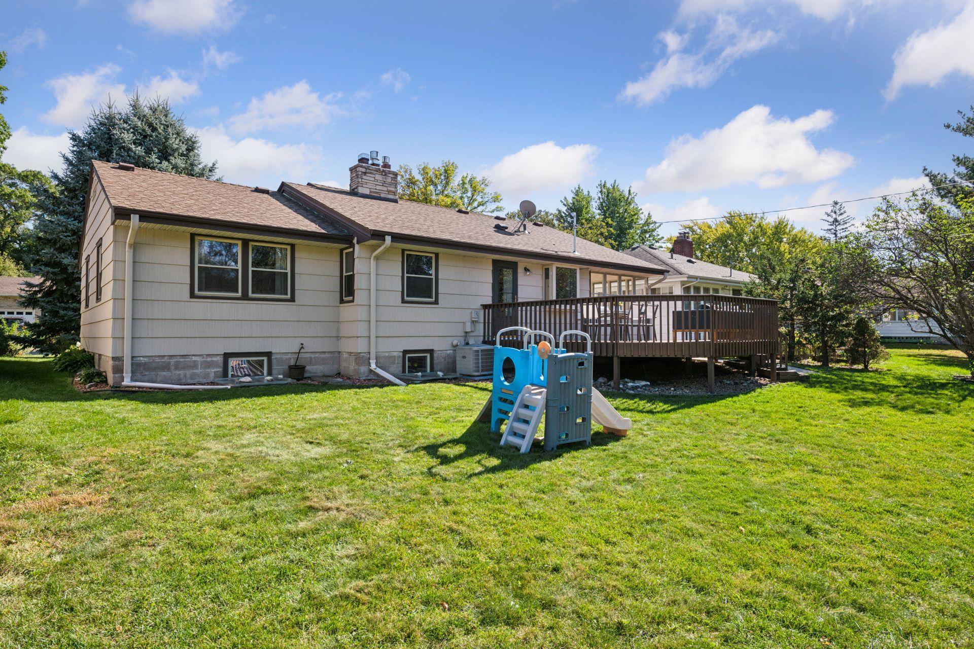 2648 Yosemite Avenue S