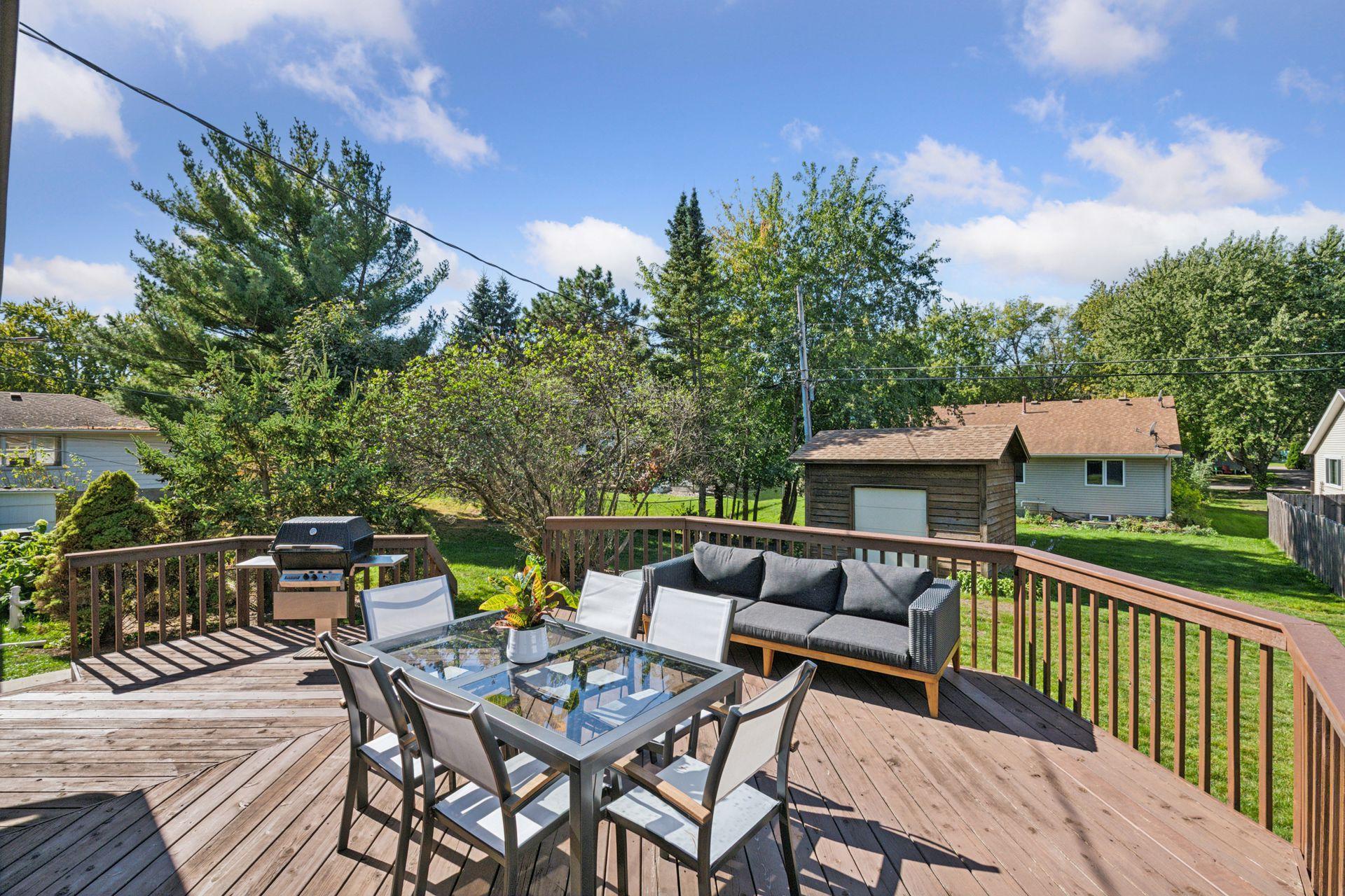 2648 Yosemite Avenue S