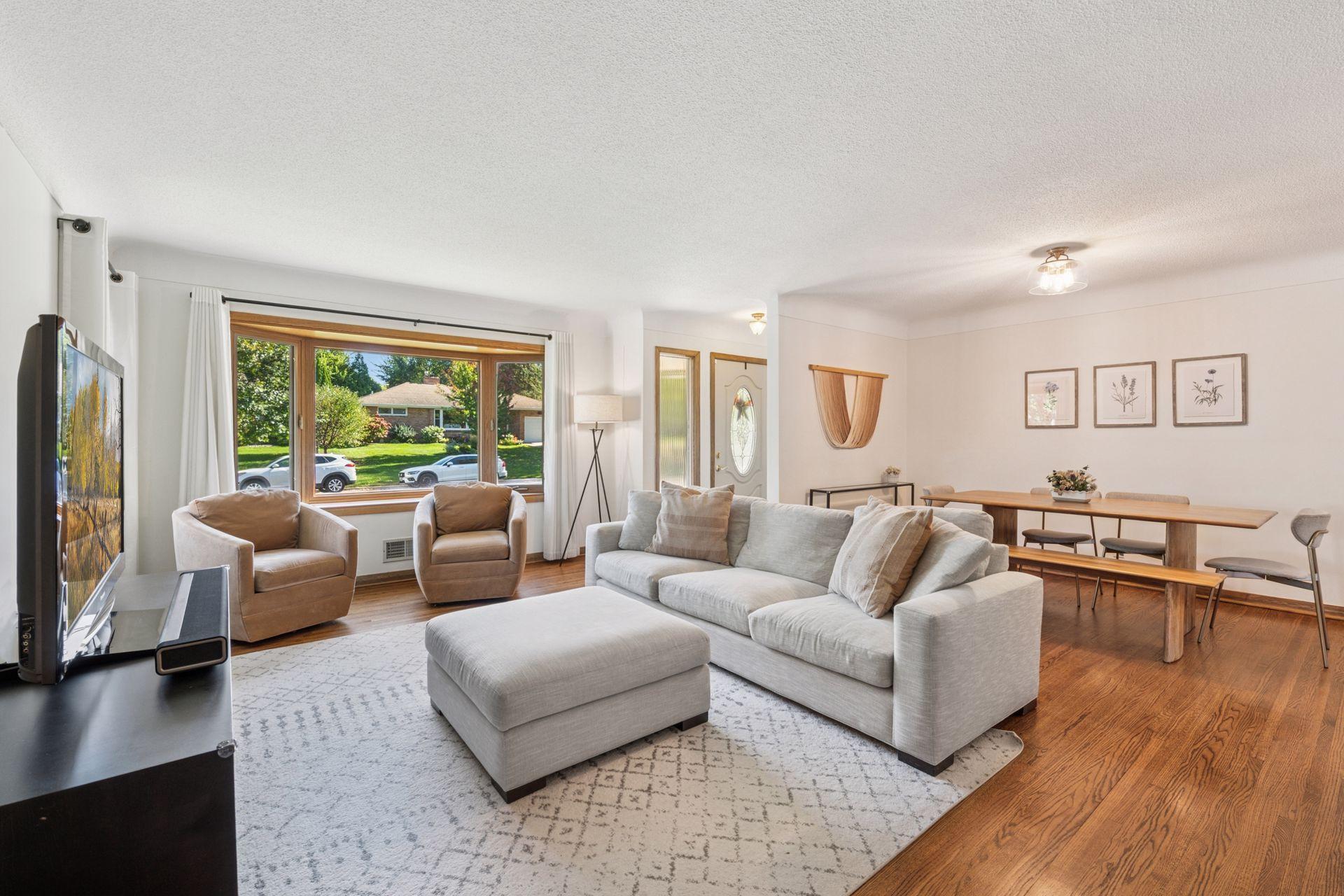 2648 Yosemite Avenue S