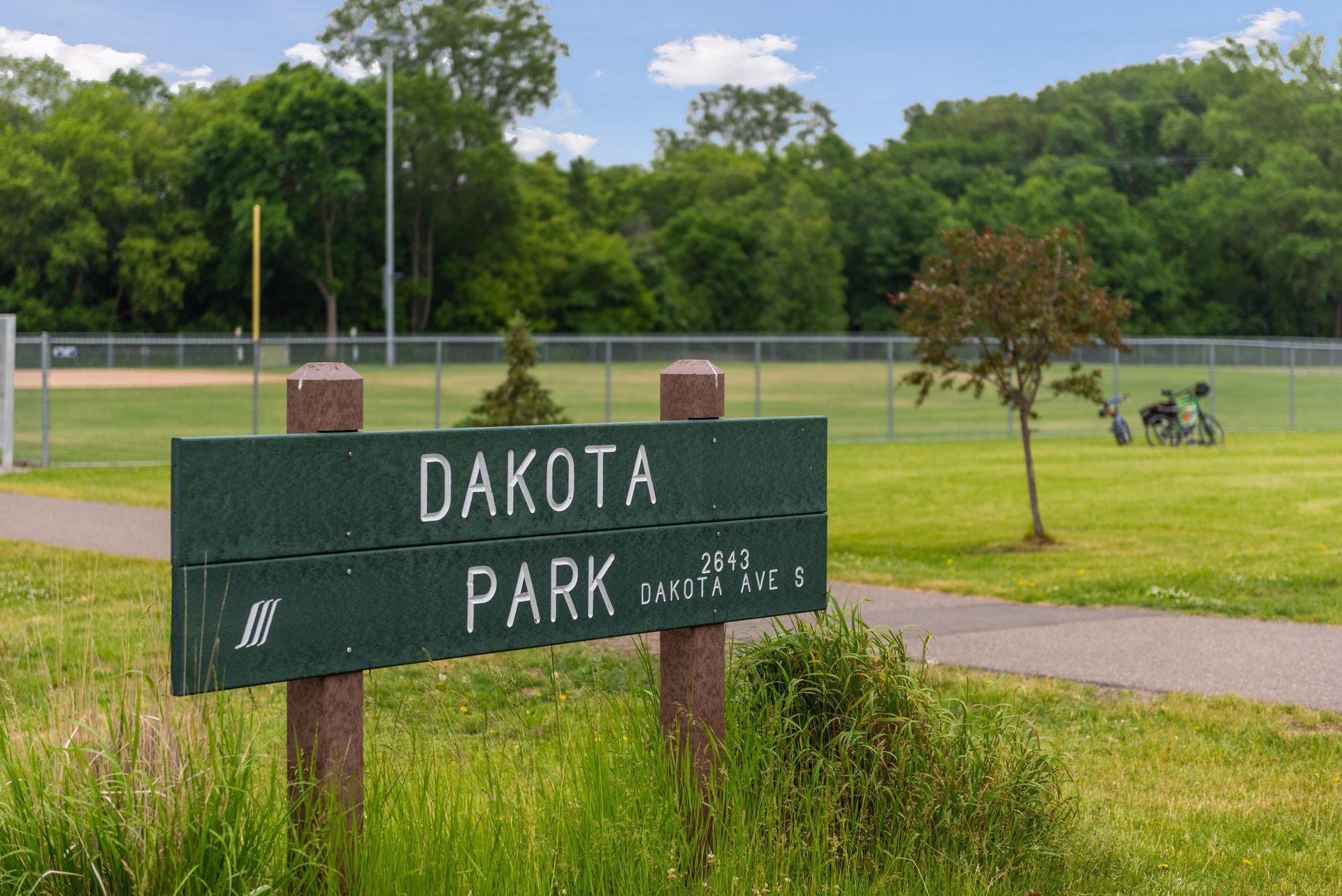 2648 Yosemite Avenue S