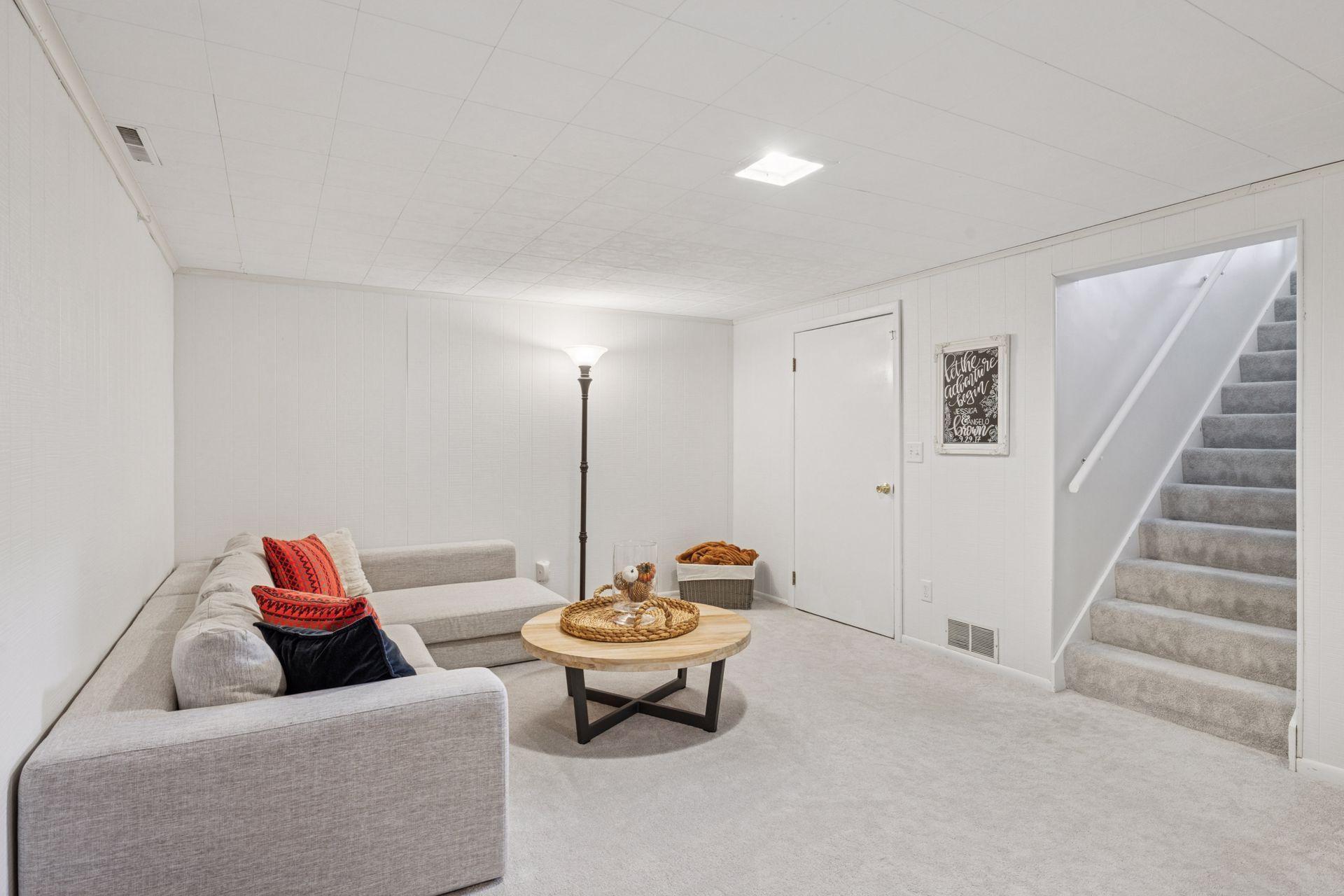 2648 Yosemite Avenue S