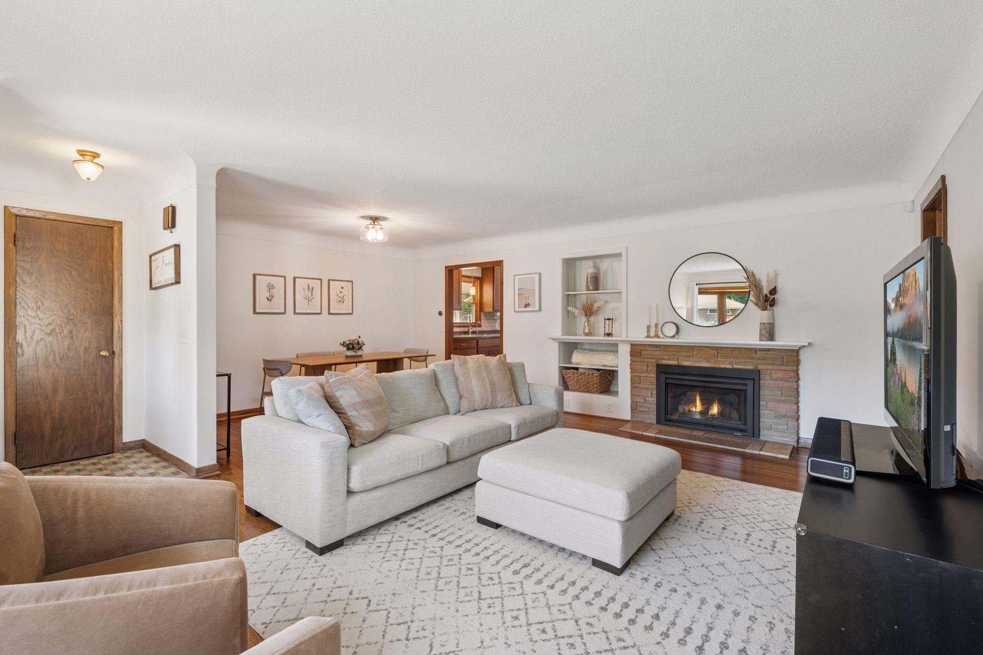 2648 Yosemite Avenue S