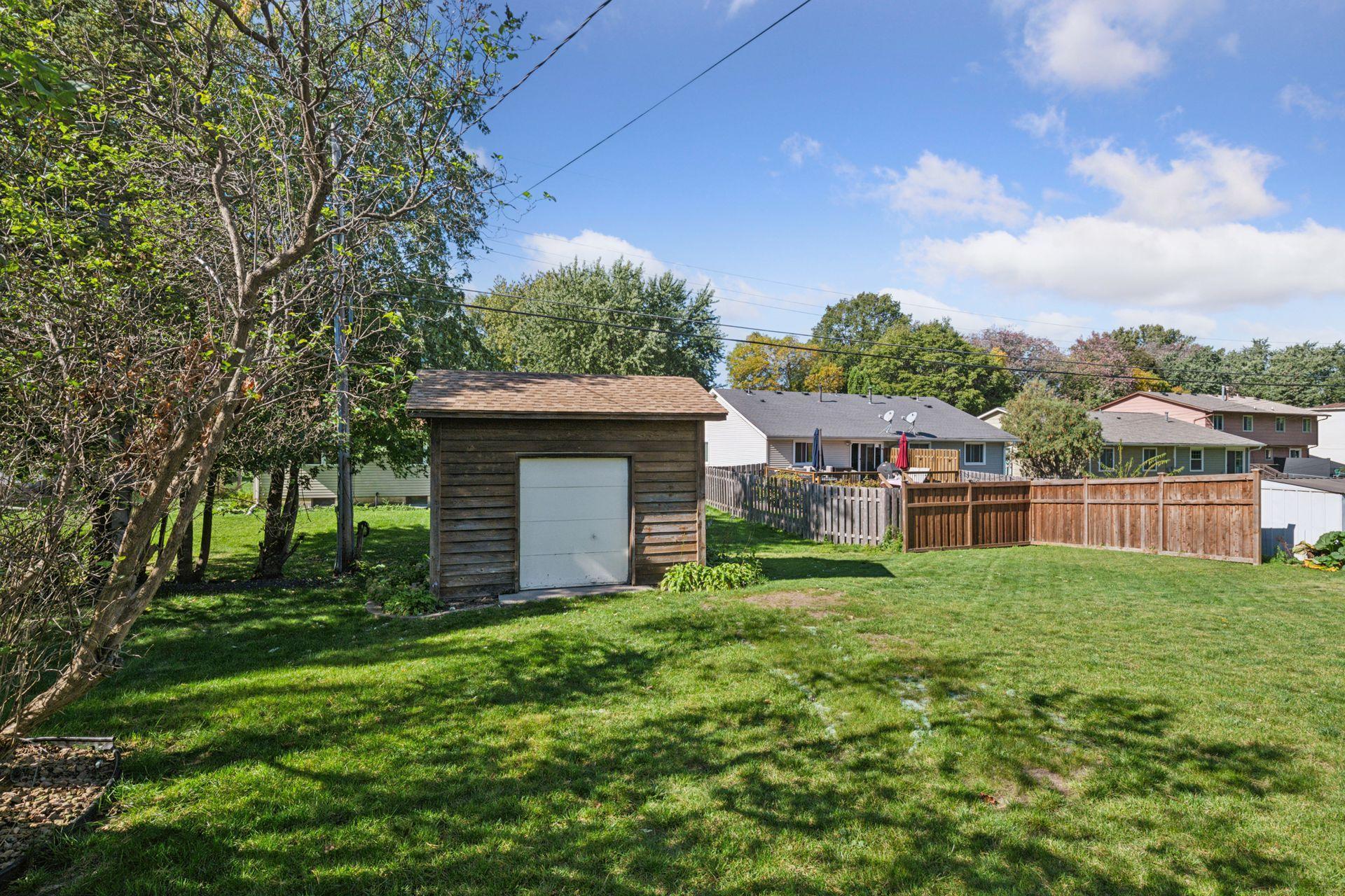 2648 Yosemite Avenue S