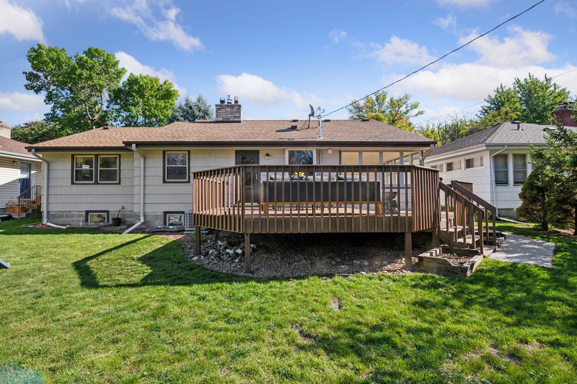 2648 Yosemite Avenue S