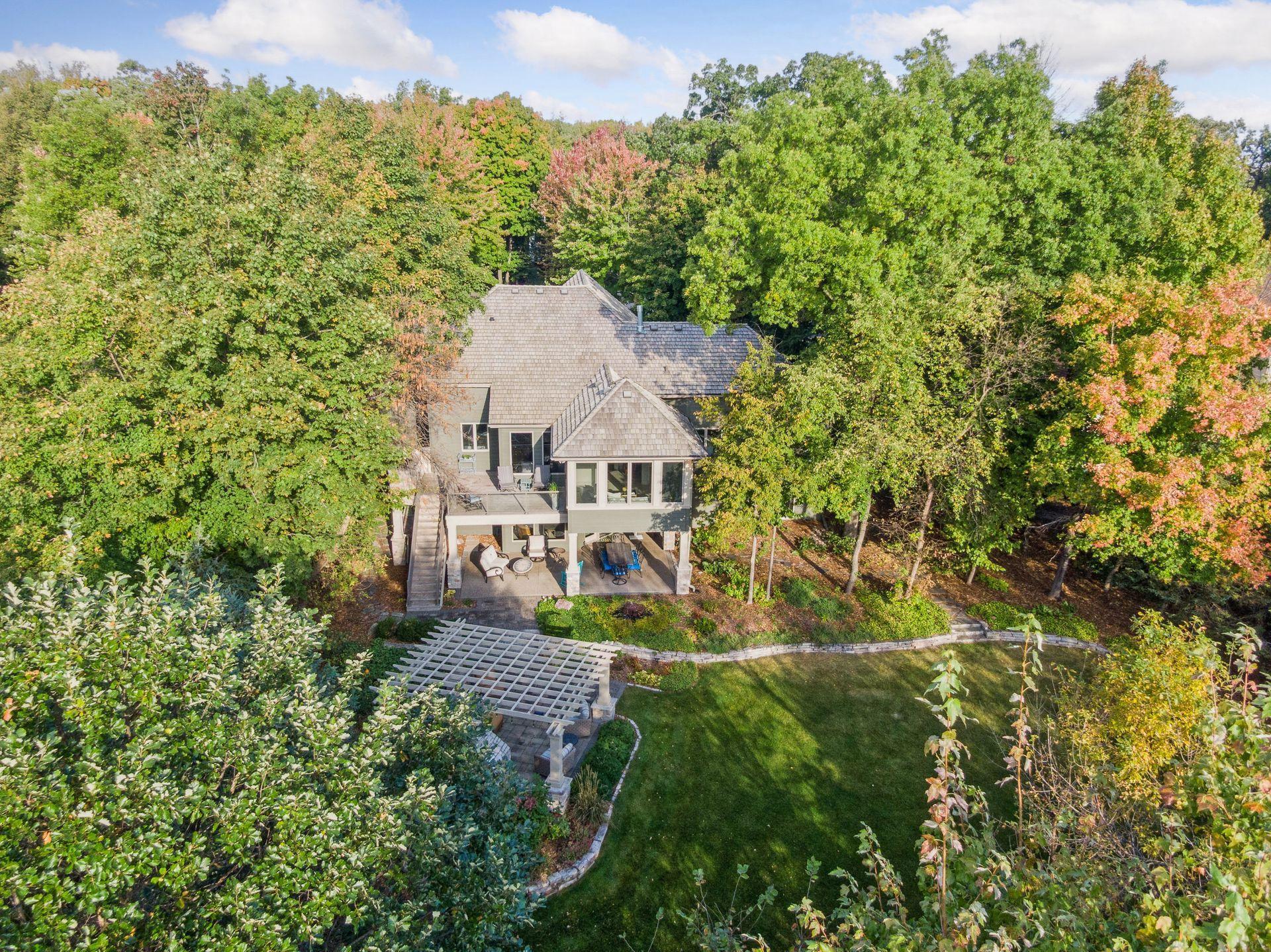 8673 Sherwood Bluff
