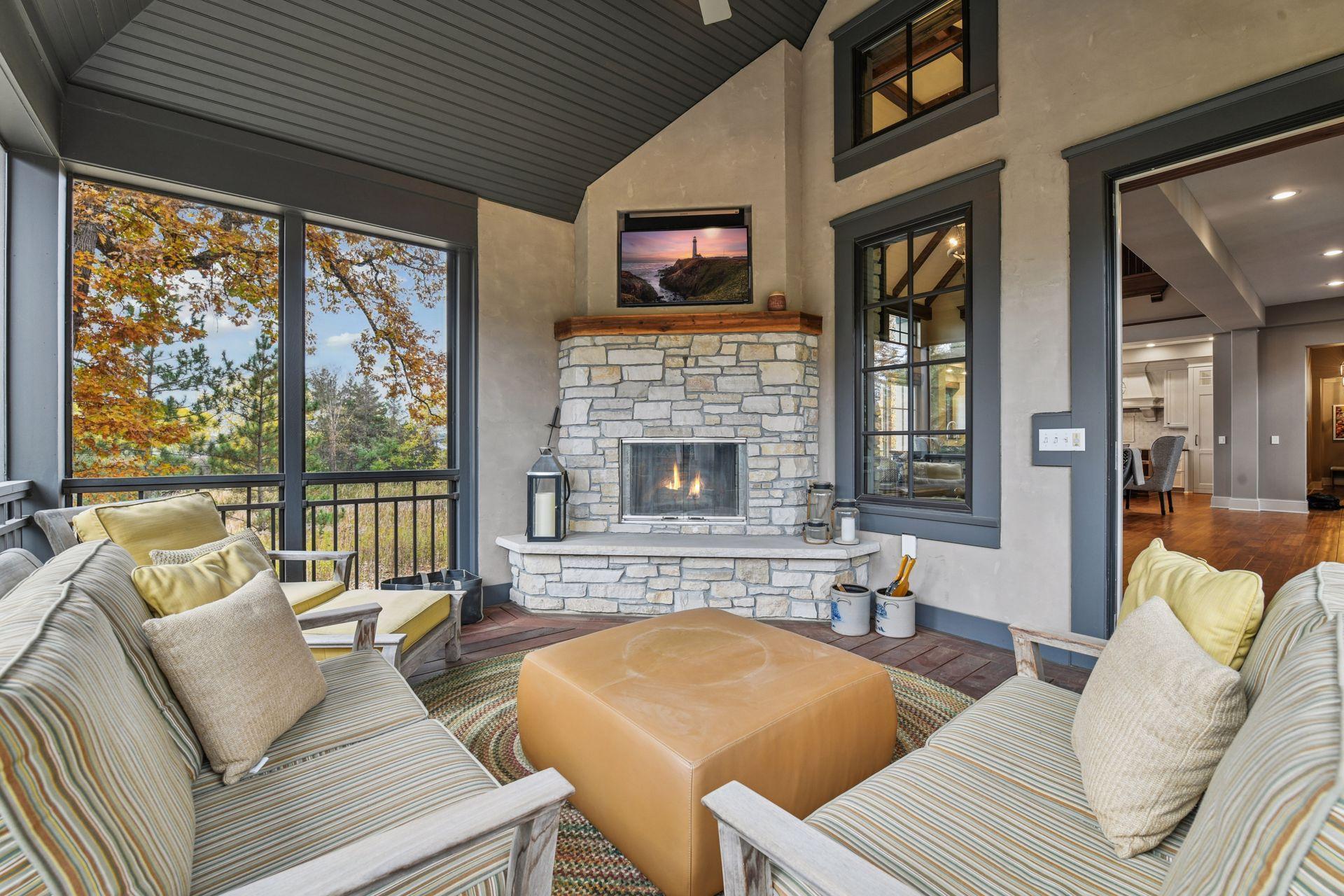 425 Carpenters Point