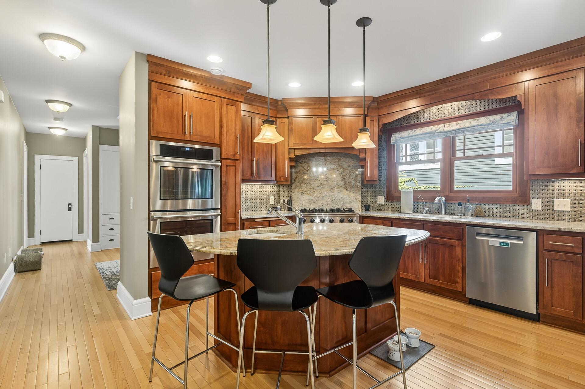 1920 Fremont Avenue S