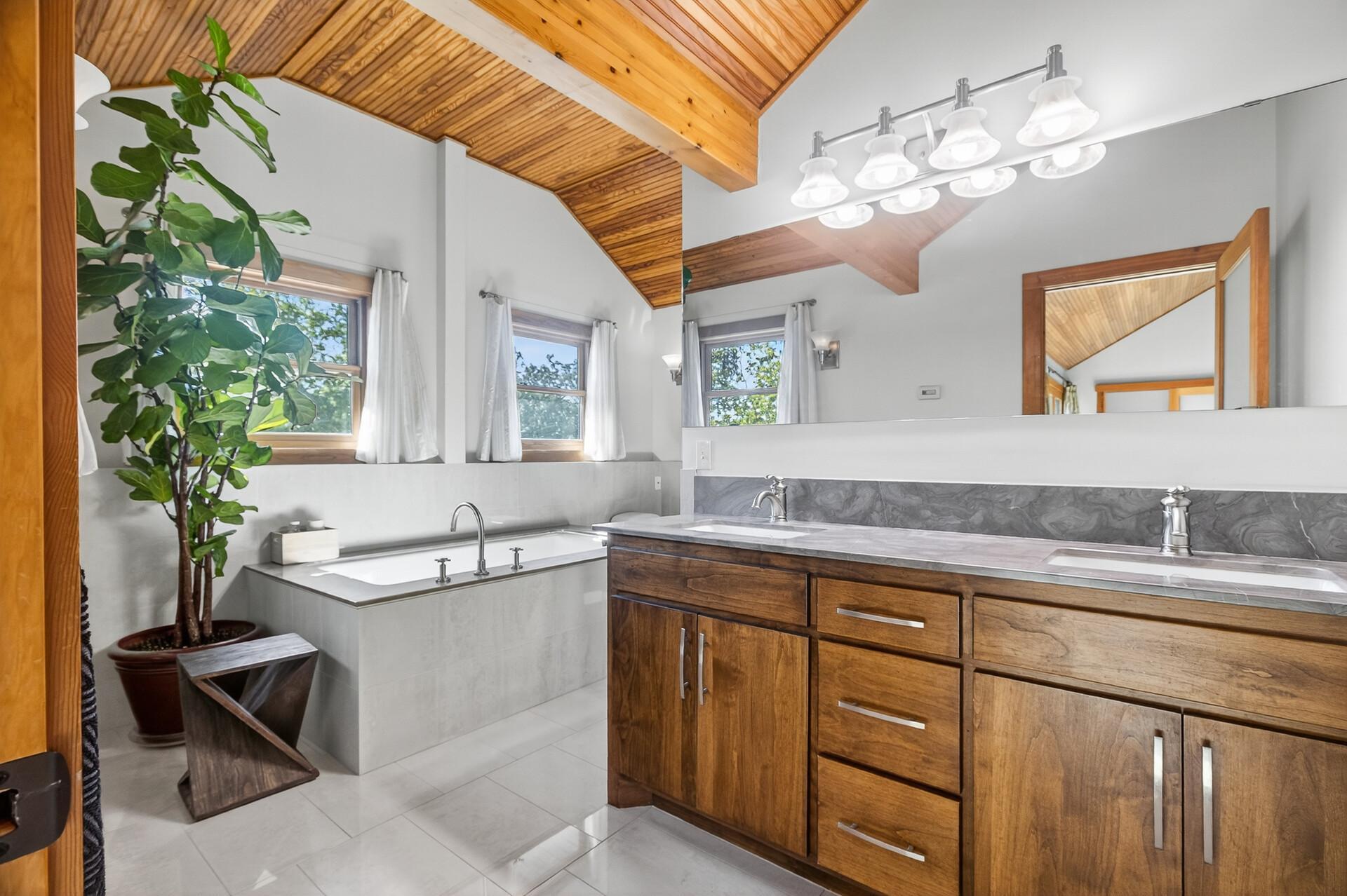 1920 Fremont Avenue S