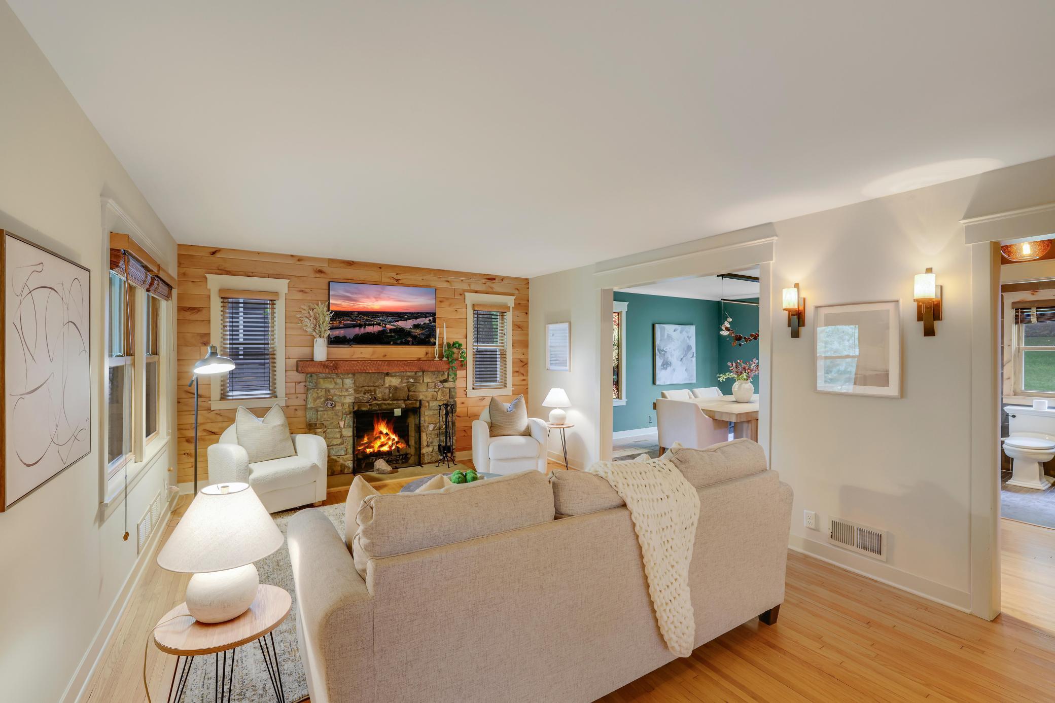 14908 Glen Oak Street